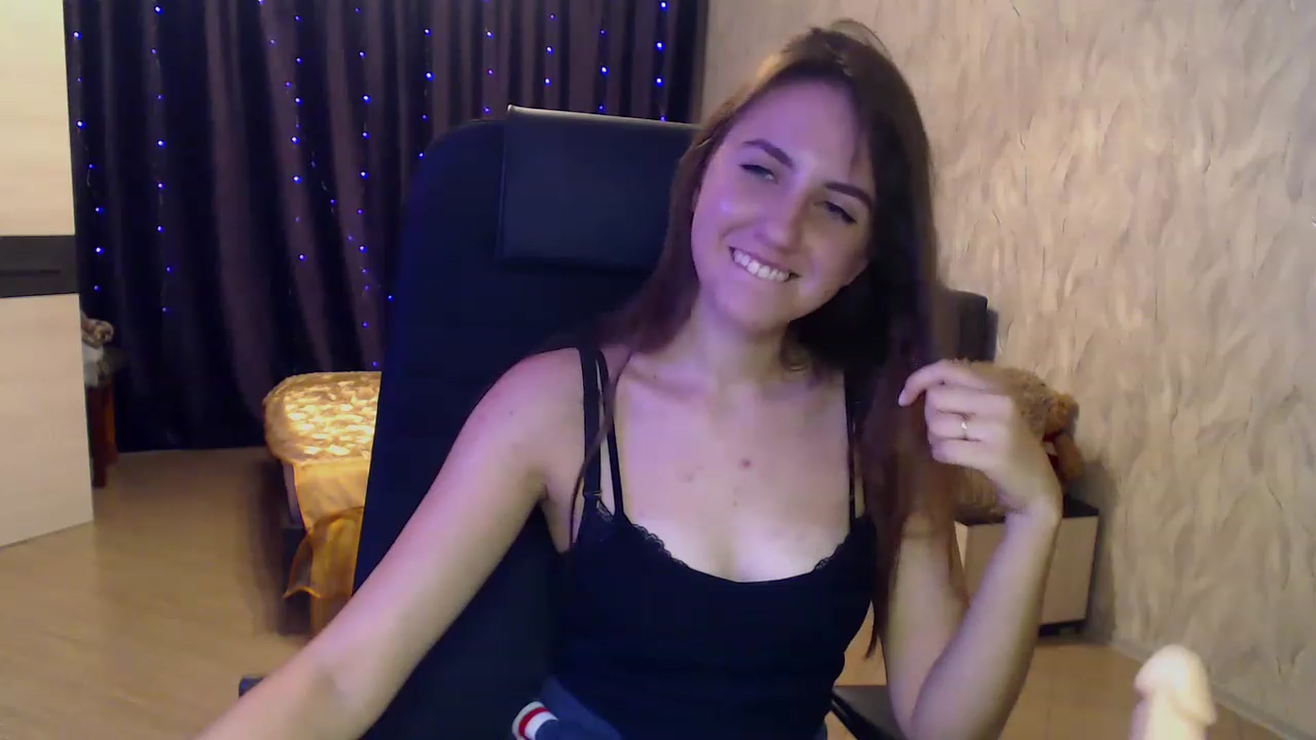 Gallery image thumbnail from MidnighttSunn's myfreecams stream on, 11/26/2022, 21:57 image 17 of 20