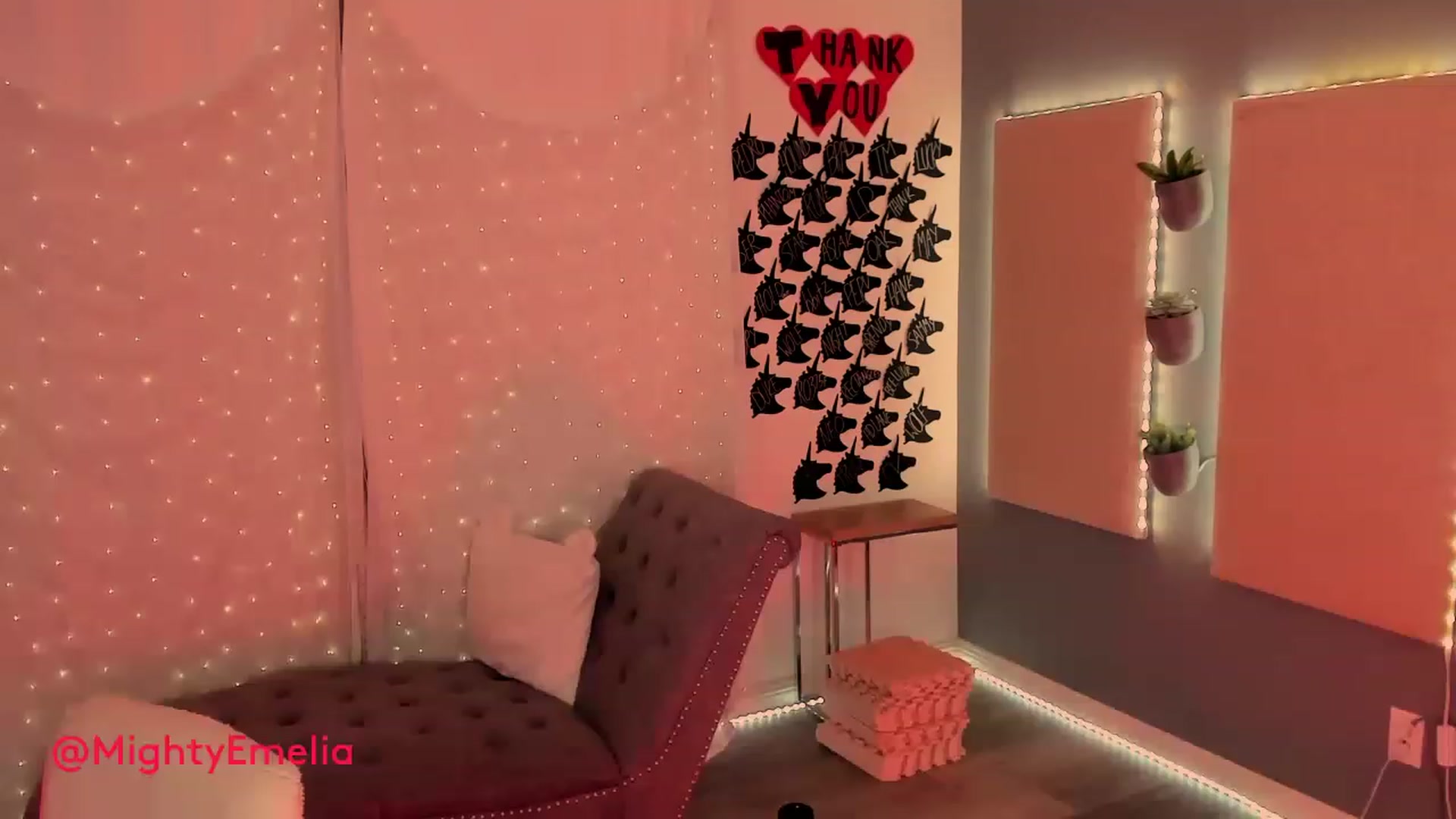 Gallery image thumbnail from MightyEmelia's myfreecams stream on, 12/02/2022, 03:20 image 17 of 20