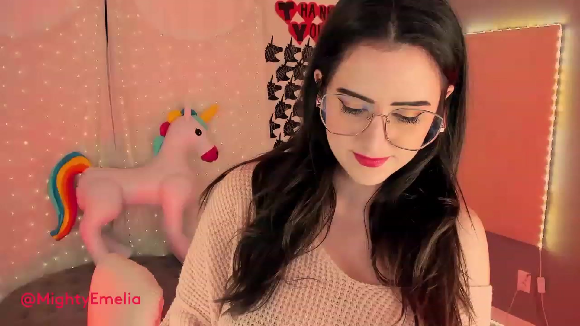 Gallery image thumbnail from MightyEmelia's myfreecams stream on, 12/09/2022, 05:19 image 4 of 20