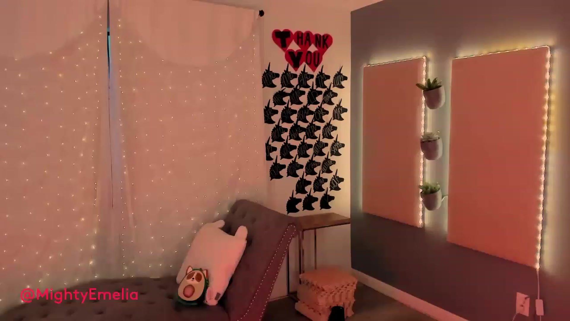 Gallery image thumbnail from MightyEmelia's myfreecams stream on, 01/01/2023, 01:07 image 2 of 20