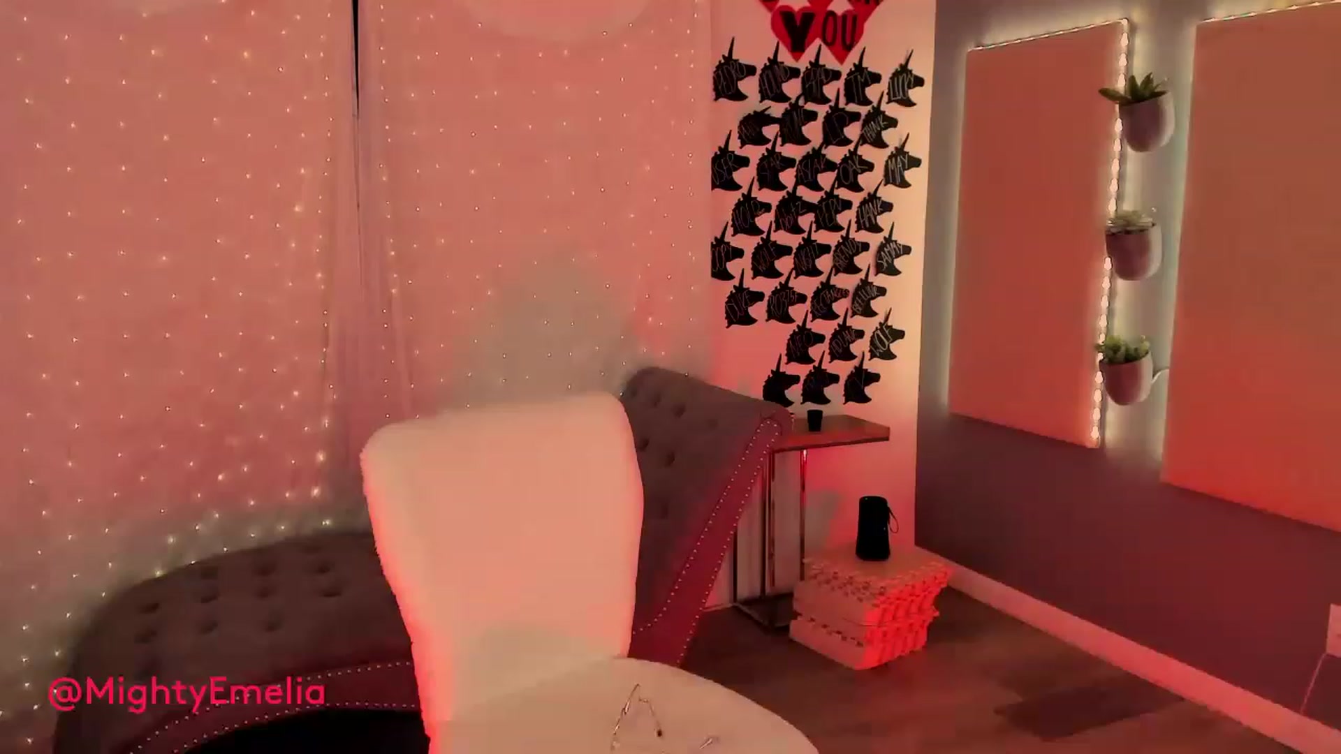 Gallery image thumbnail from MightyEmelia's myfreecams stream on, 01/22/2023, 04:11 image 4 of 20