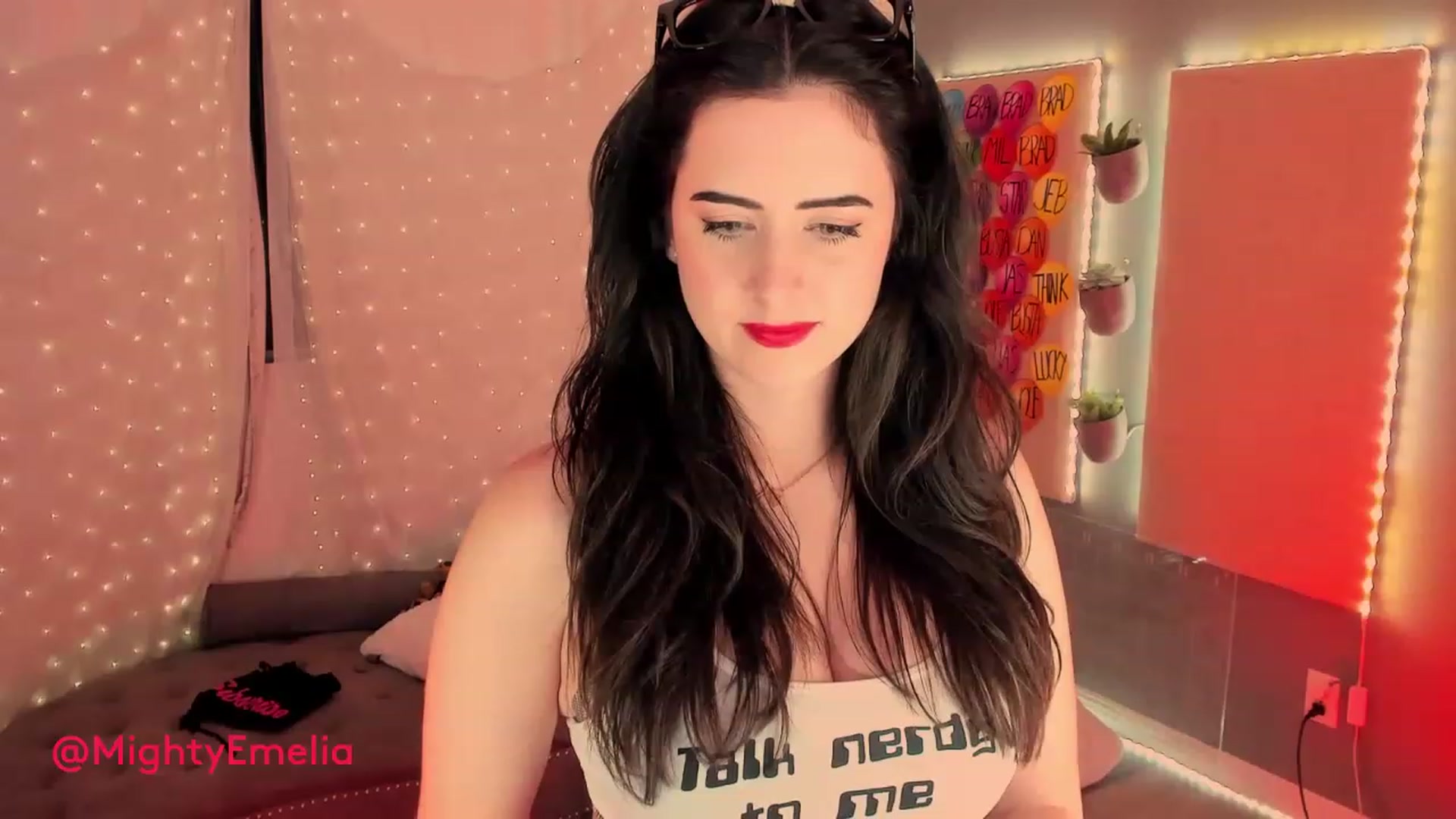 Gallery image thumbnail from MightyEmelia's myfreecams stream on, 03/03/2023, 03:50 image 9 of 20