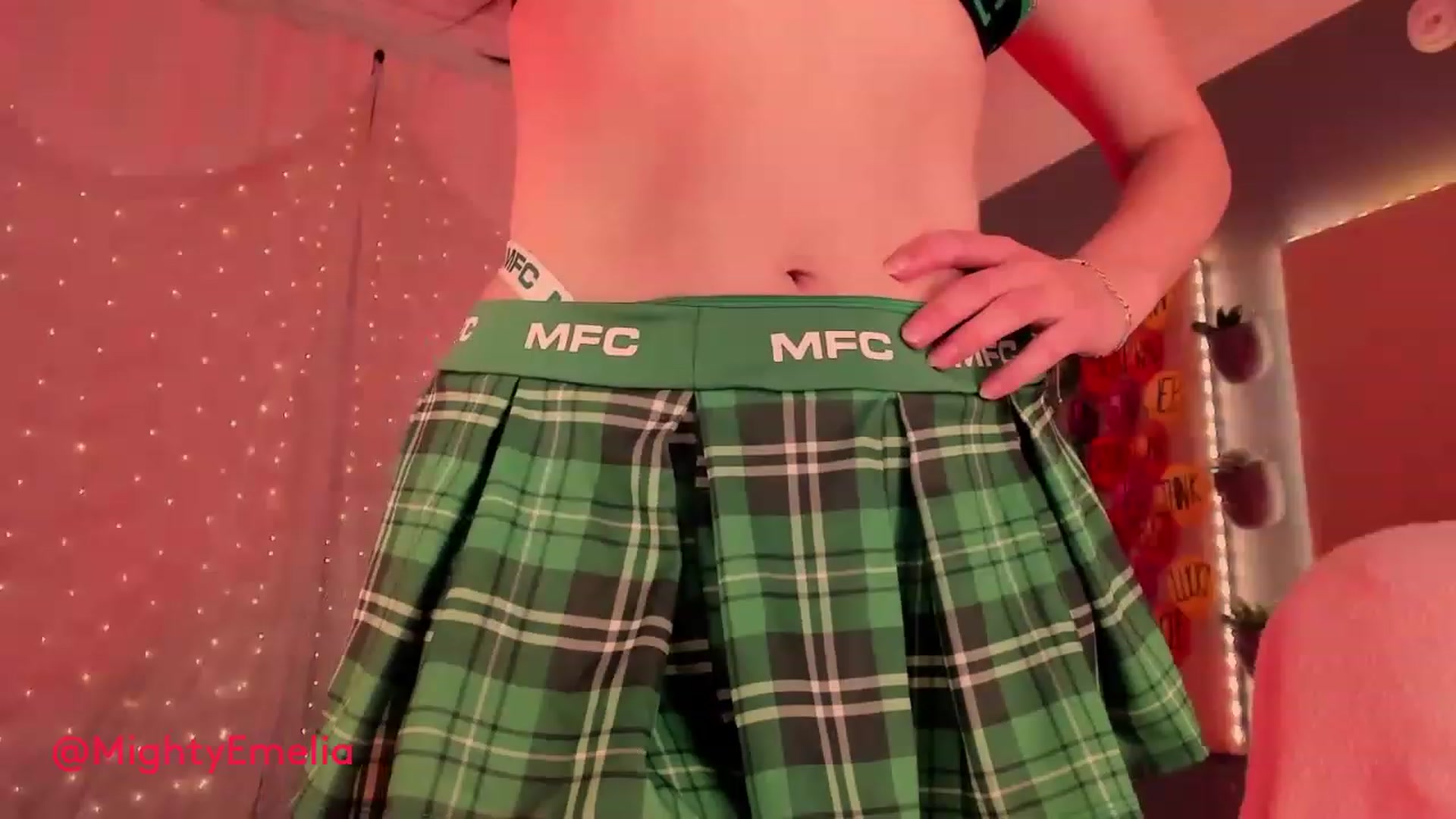 Gallery image thumbnail from MightyEmelia's myfreecams stream on, 03/10/2023, 03:09 image 17 of 20