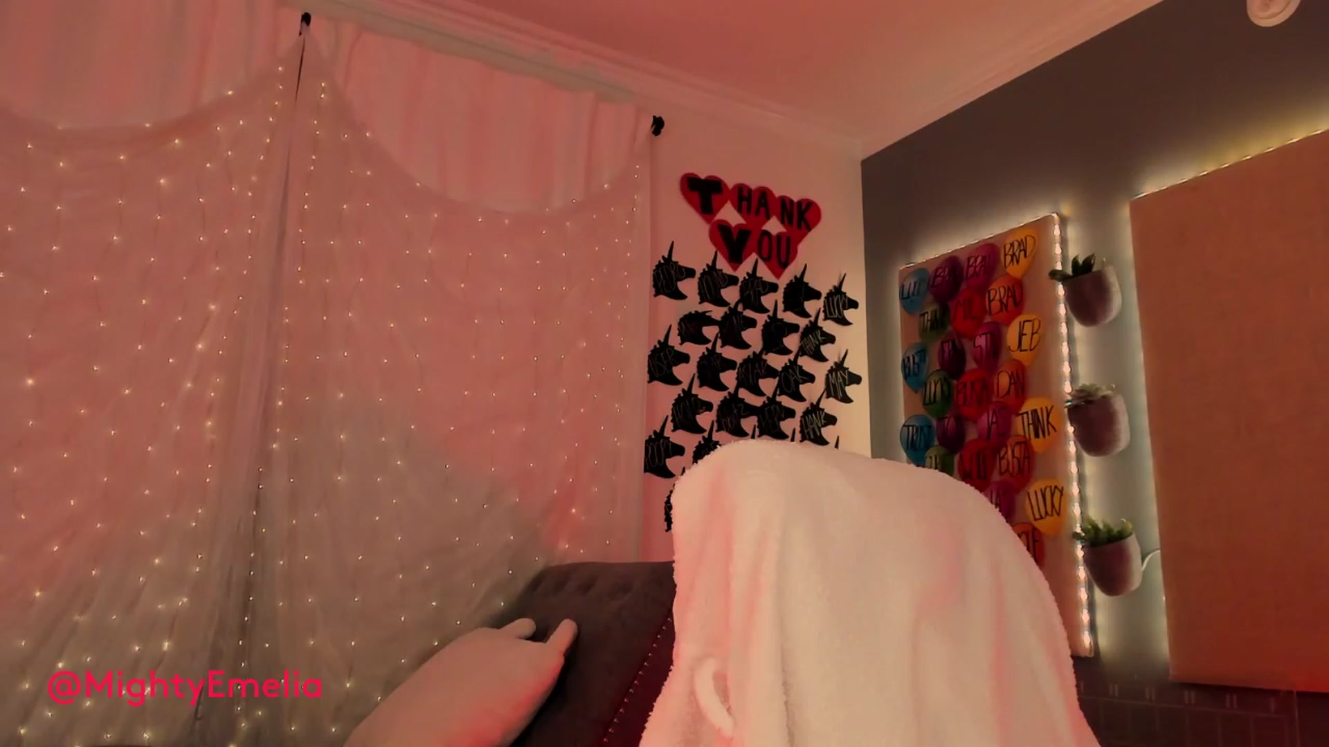 Gallery image thumbnail from MightyEmelia's myfreecams stream on, 03/10/2023, 04:22 image 10 of 20