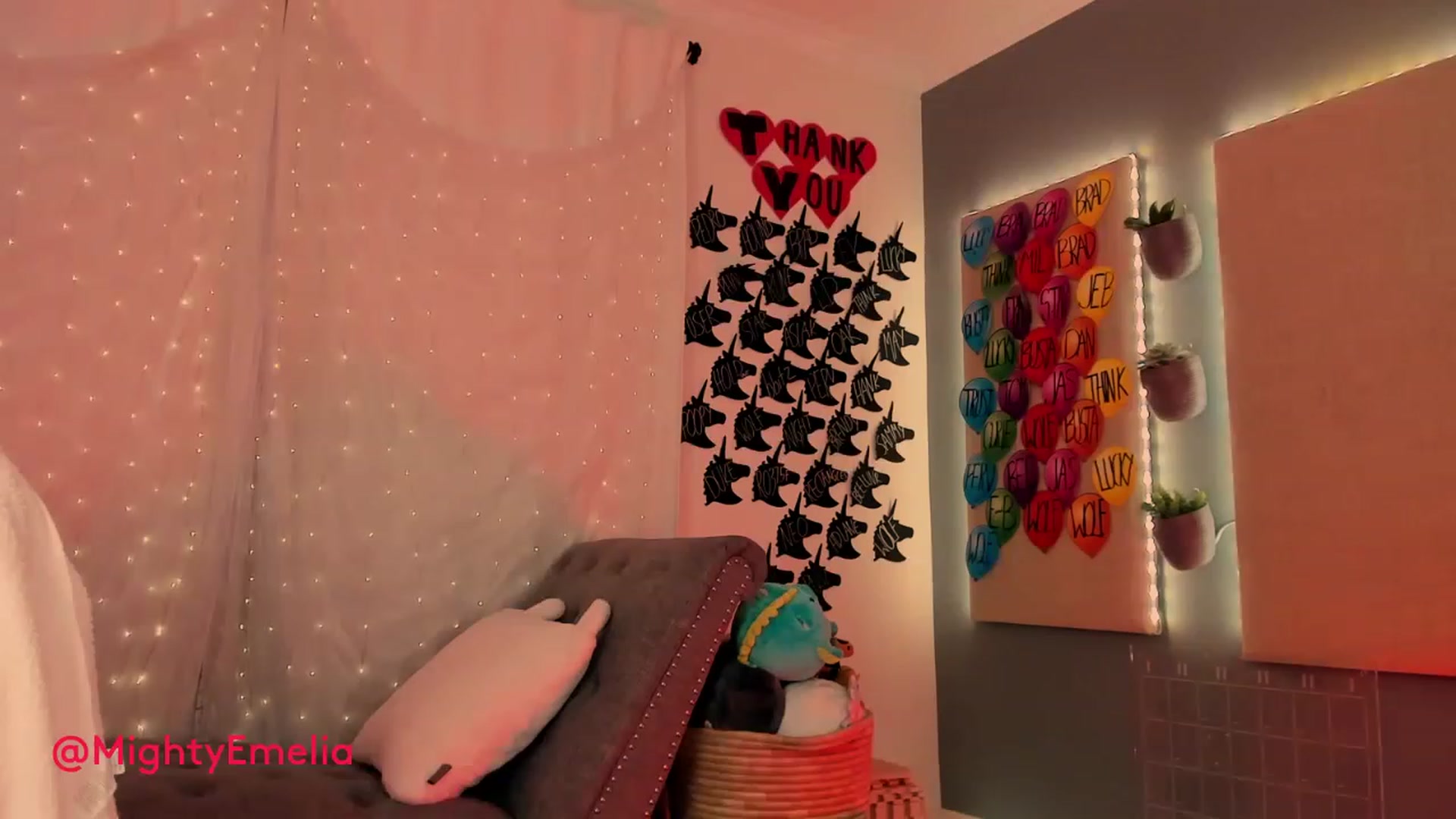 Gallery image thumbnail from MightyEmelia's myfreecams stream on, 03/10/2023, 04:22 image 1 of 20
