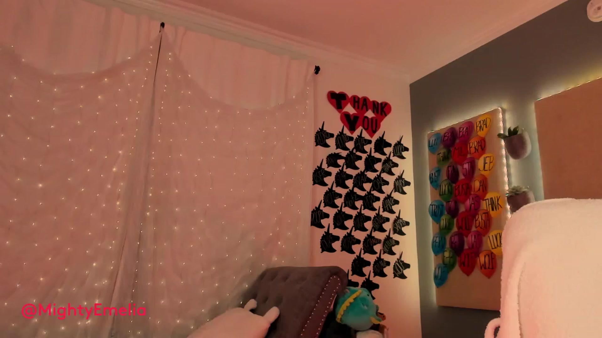 Gallery image thumbnail from MightyEmelia's myfreecams stream on, 03/12/2023, 06:44 image 6 of 20