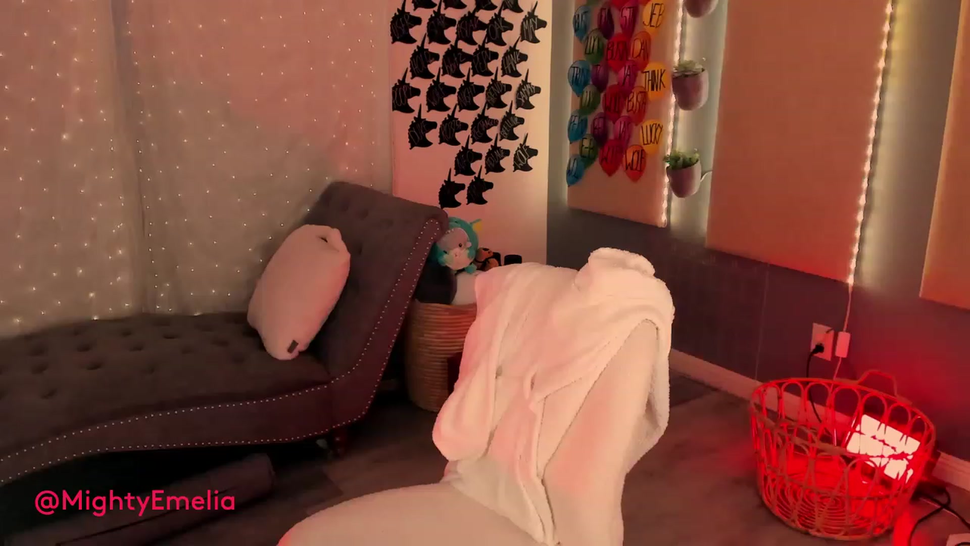 Gallery image thumbnail from MightyEmelia's myfreecams stream on, 03/22/2023, 03:07 image 14 of 20