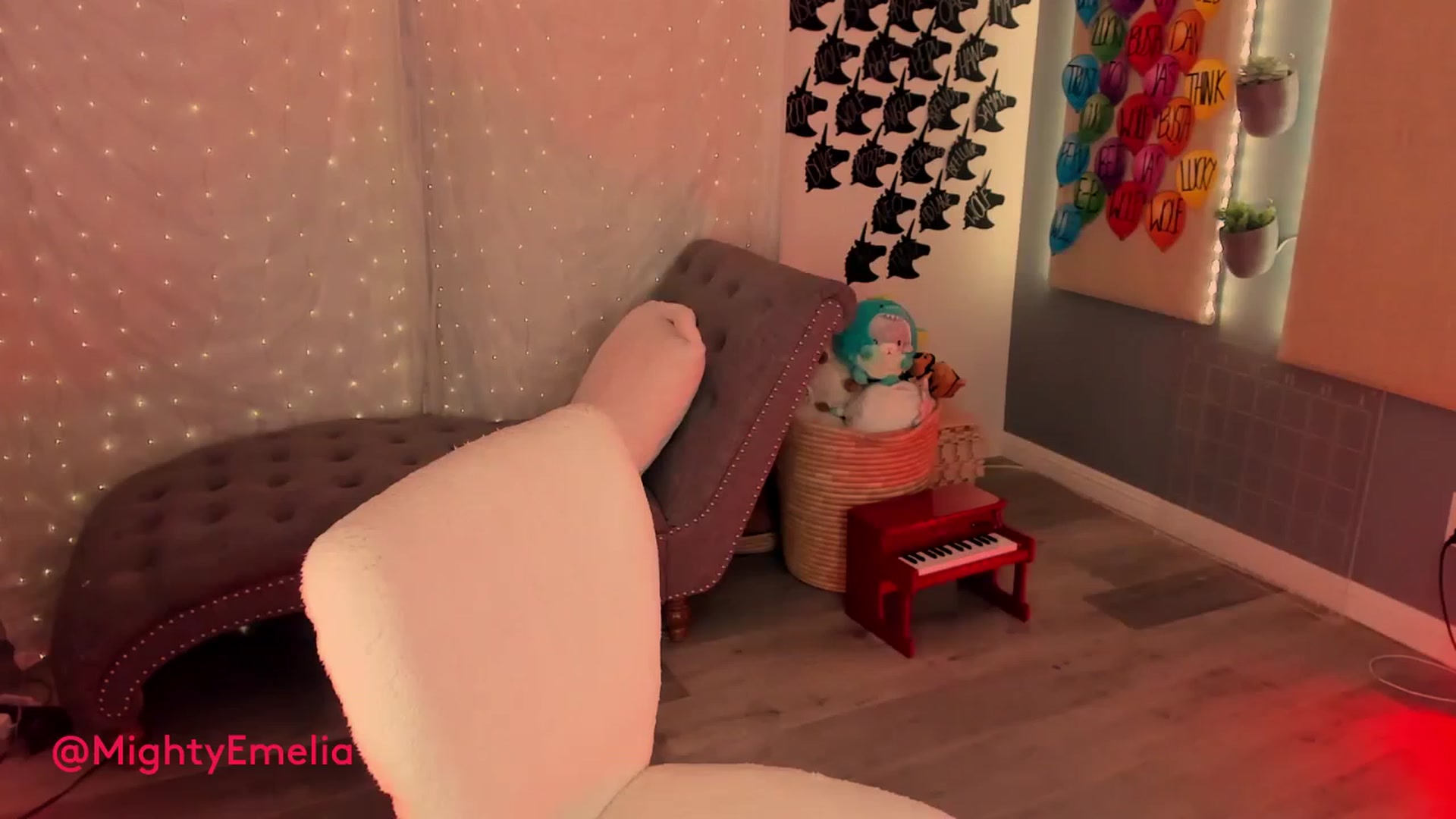 Gallery image thumbnail from MightyEmelia's myfreecams stream on, 04/09/2023, 04:37 image 5 of 20