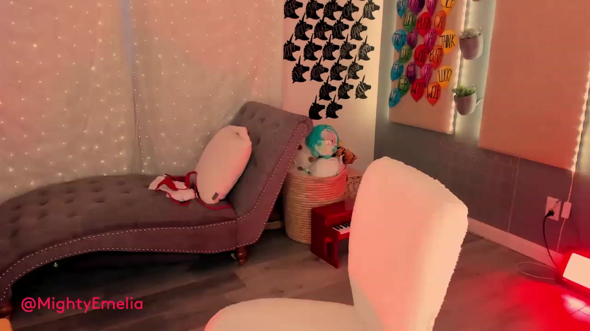 Gallery image thumbnail from MightyEmelia's myfreecams stream on, 04/14/2023, 04:22 image 1 of 20