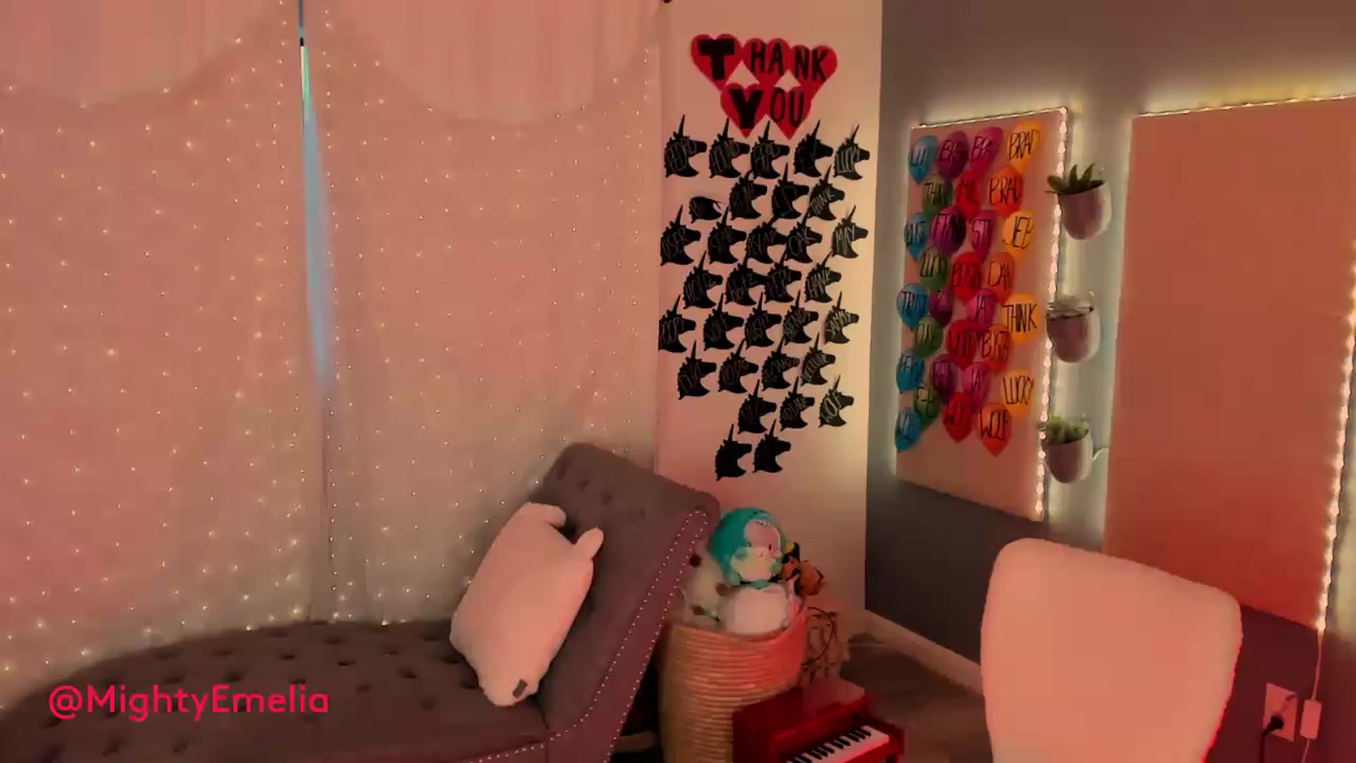 Gallery image thumbnail from MightyEmelia's myfreecams stream on, 04/16/2023, 02:55 image 3 of 20
