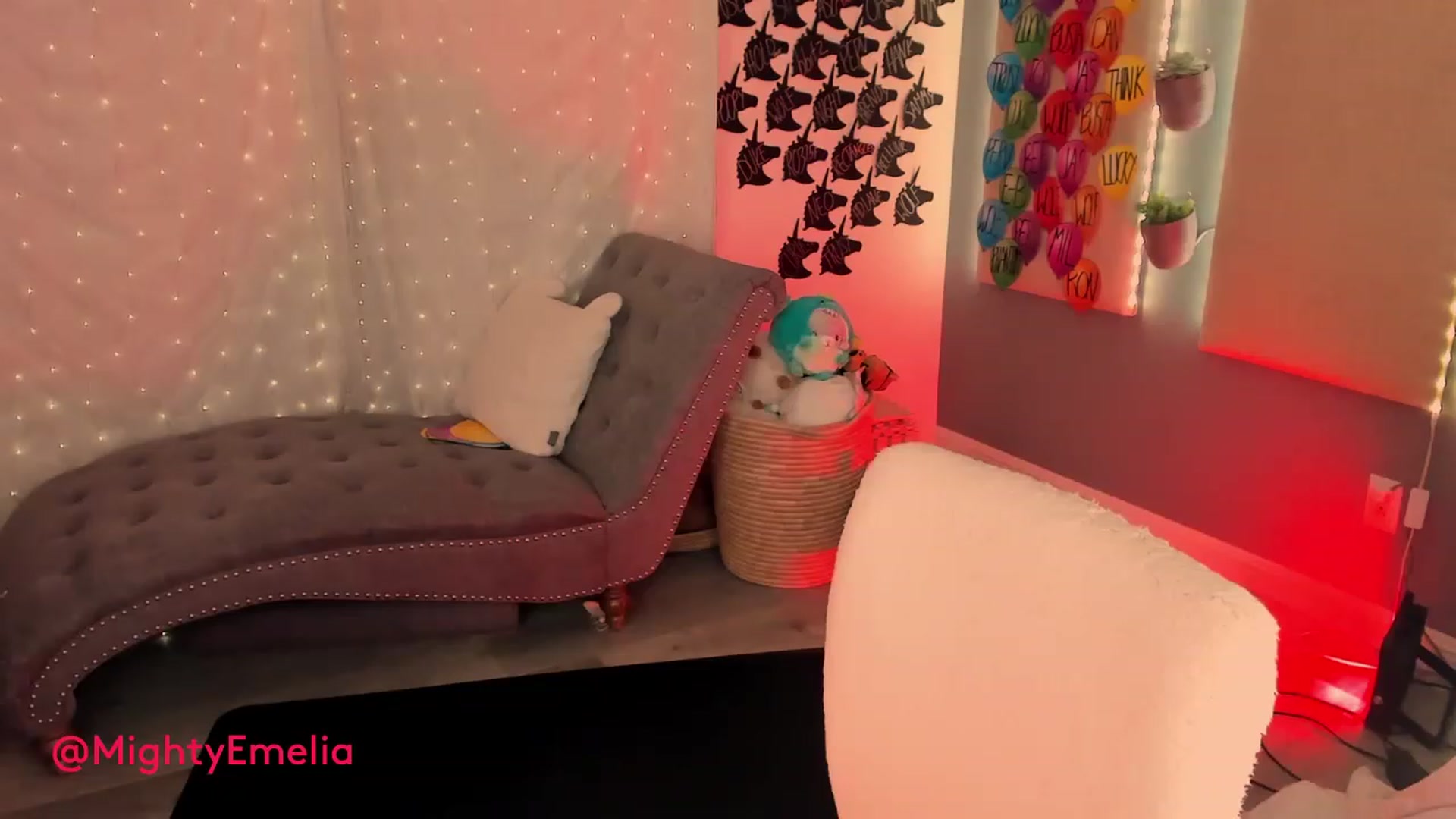 Gallery image thumbnail from MightyEmelia's myfreecams stream on, 05/09/2023, 03:51 image 20 of 20