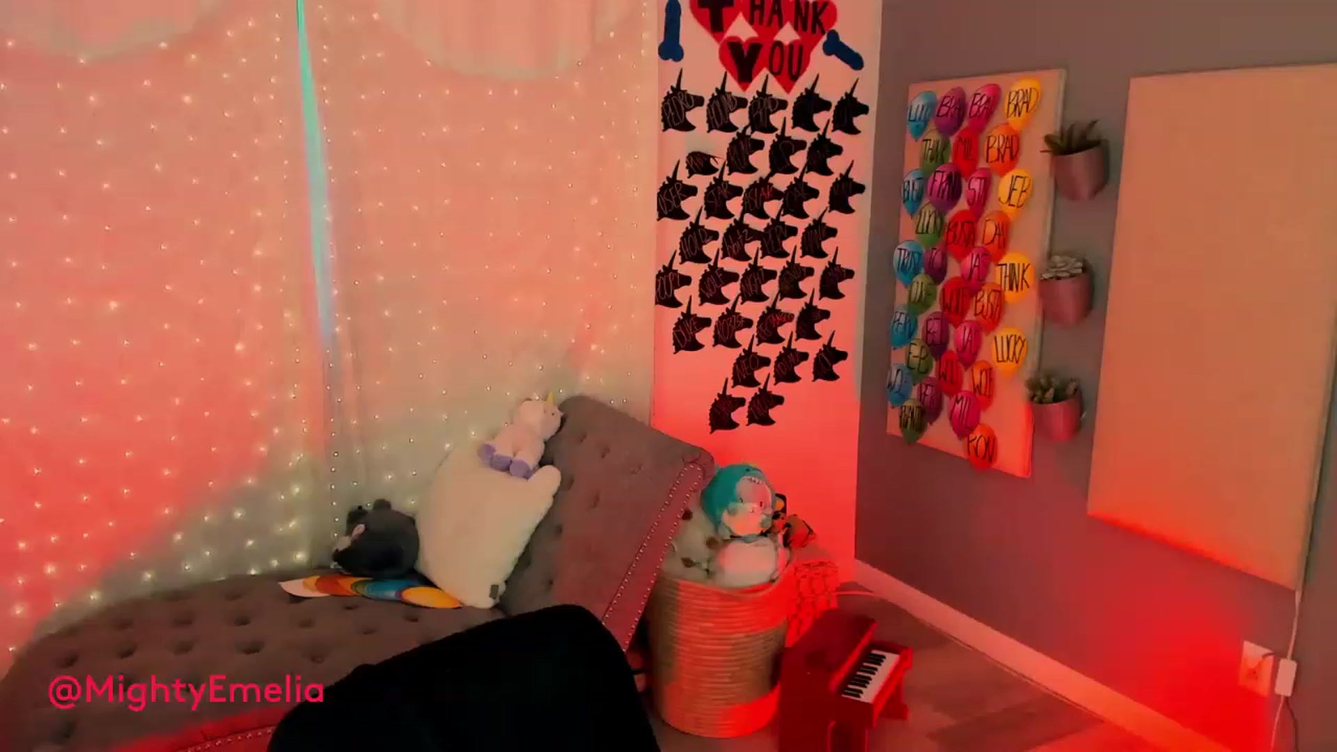 Gallery image thumbnail from MightyEmelia's myfreecams stream on, 05/20/2023, 03:47 image 3 of 20
