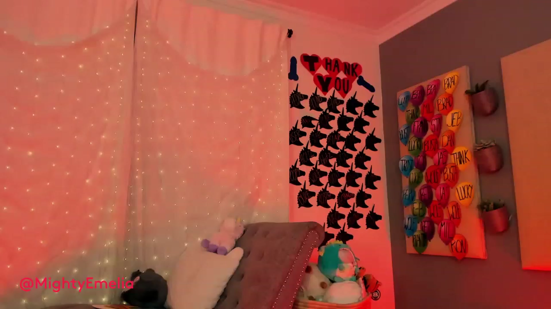 Gallery image thumbnail from MightyEmelia's myfreecams stream on, 05/21/2023, 03:54 image 17 of 20