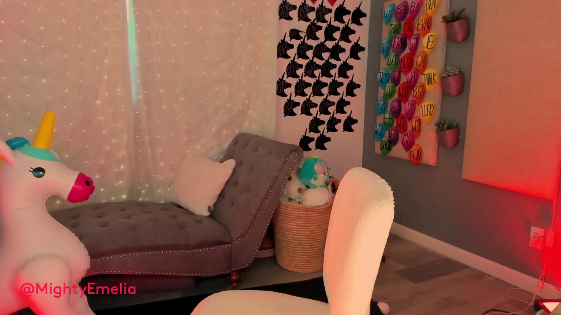 Gallery image thumbnail from MightyEmelia's myfreecams stream on, 05/31/2023, 01:12 image 20 of 20