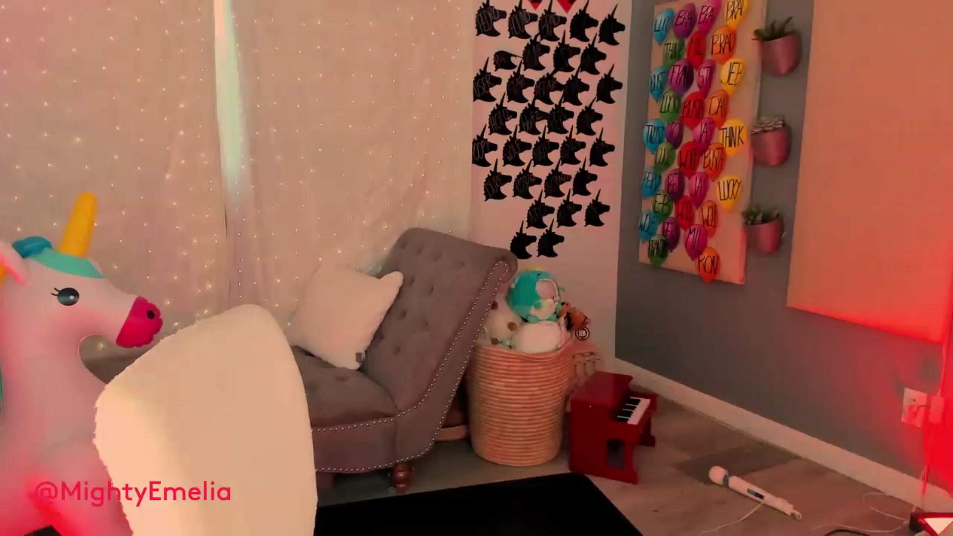 Gallery image thumbnail from MightyEmelia's myfreecams stream on, 05/31/2023, 04:39 image 3 of 20