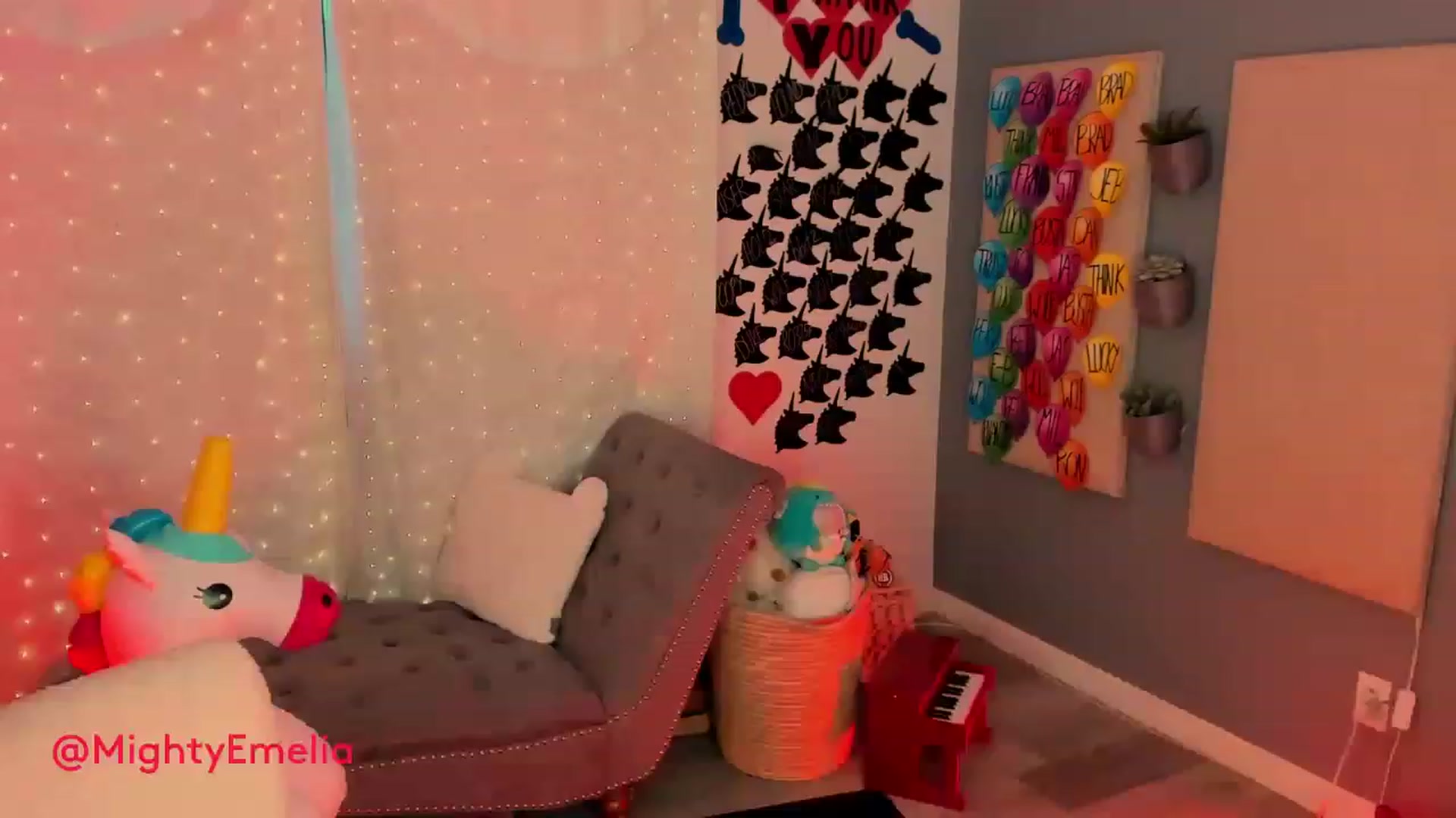 Gallery image thumbnail from MightyEmelia's myfreecams stream on, 06/02/2023, 02:46 image 8 of 20