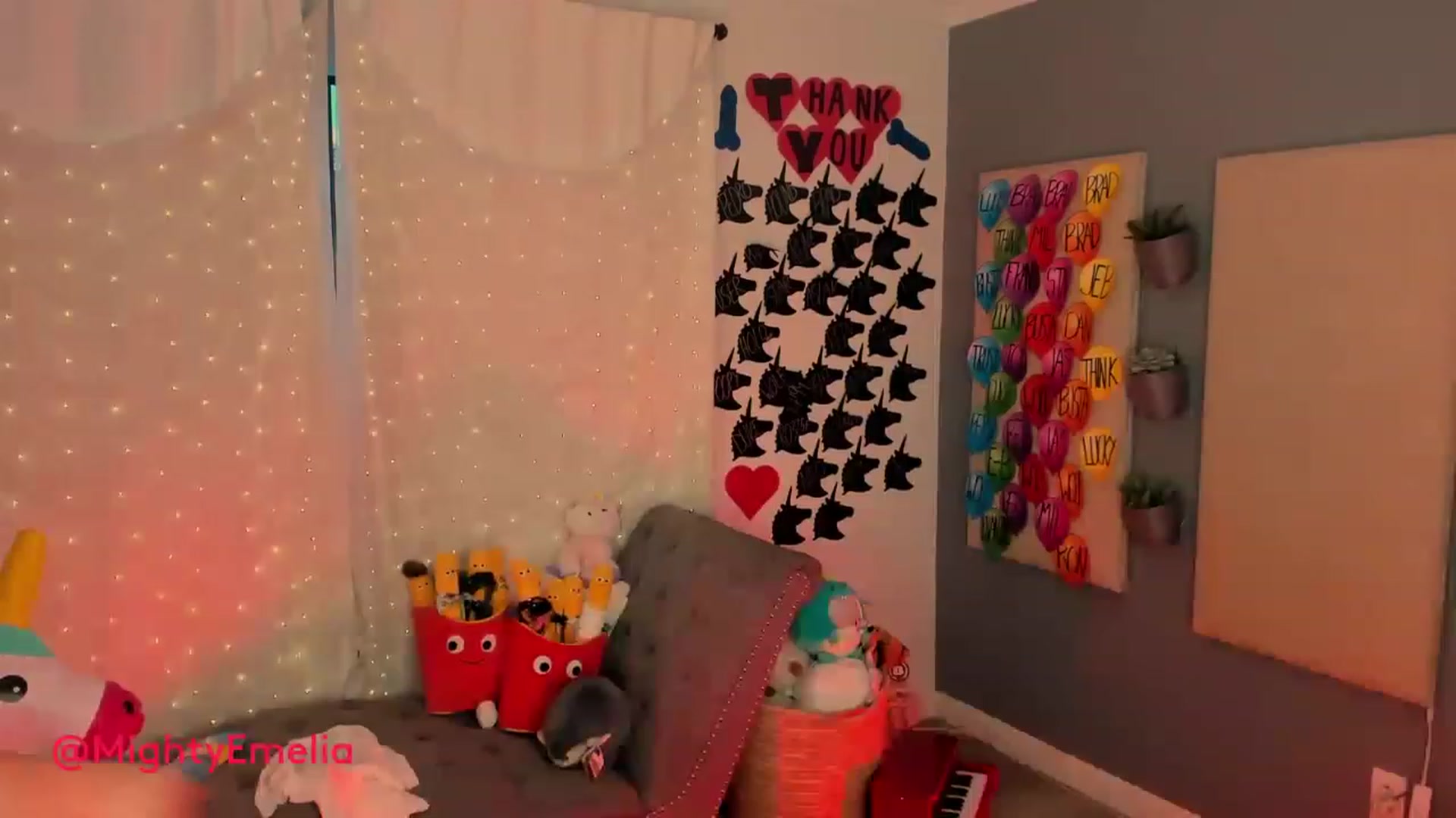 Gallery image thumbnail from MightyEmelia's myfreecams stream on, 06/09/2023, 03:50 image 11 of 20