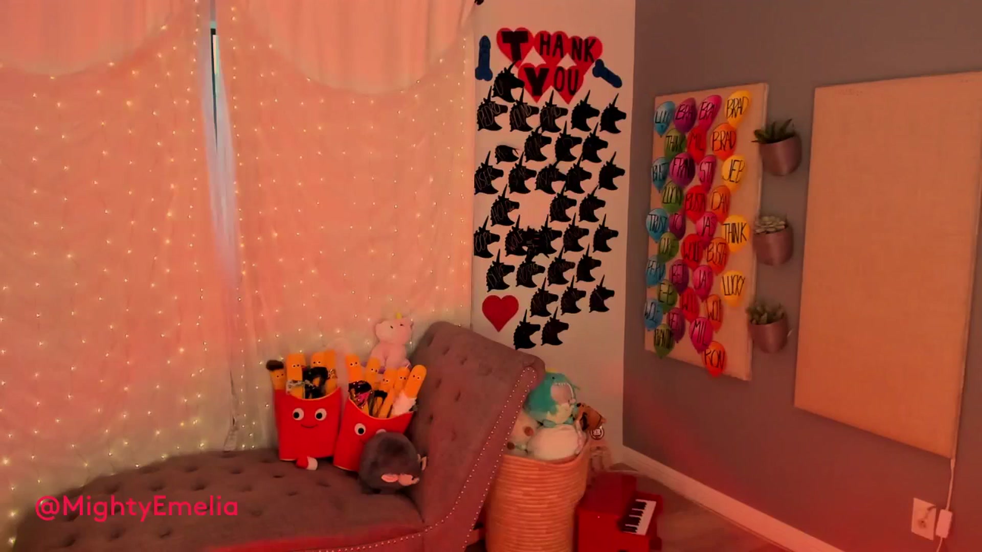 Gallery image thumbnail from MightyEmelia's myfreecams stream on, 06/11/2023, 02:15 image 18 of 20