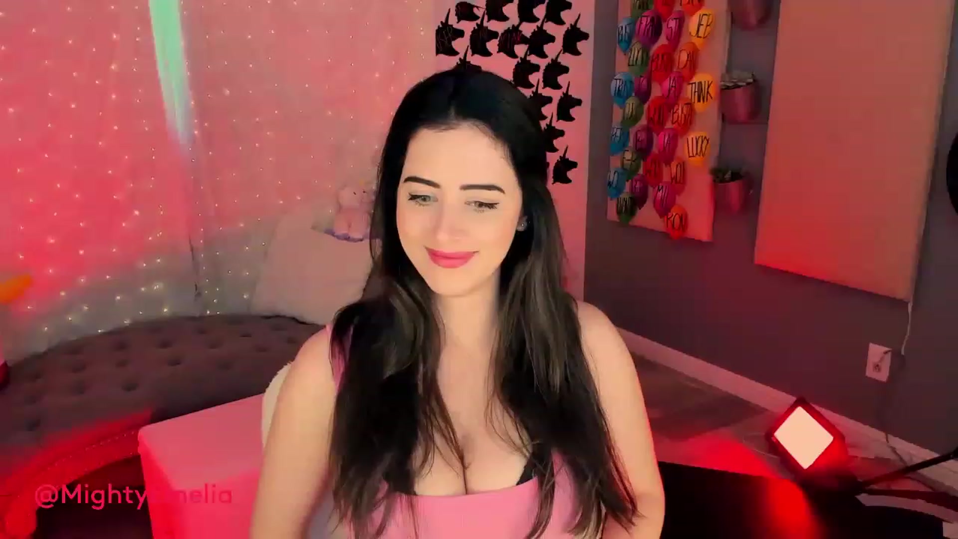 Gallery image thumbnail from MightyEmelia's myfreecams stream on, 06/20/2023, 01:57 image 11 of 20