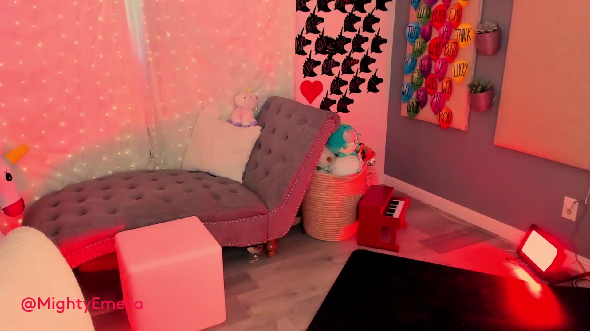 Gallery image thumbnail from MightyEmelia's myfreecams stream on, 06/23/2023, 02:50 image 14 of 20