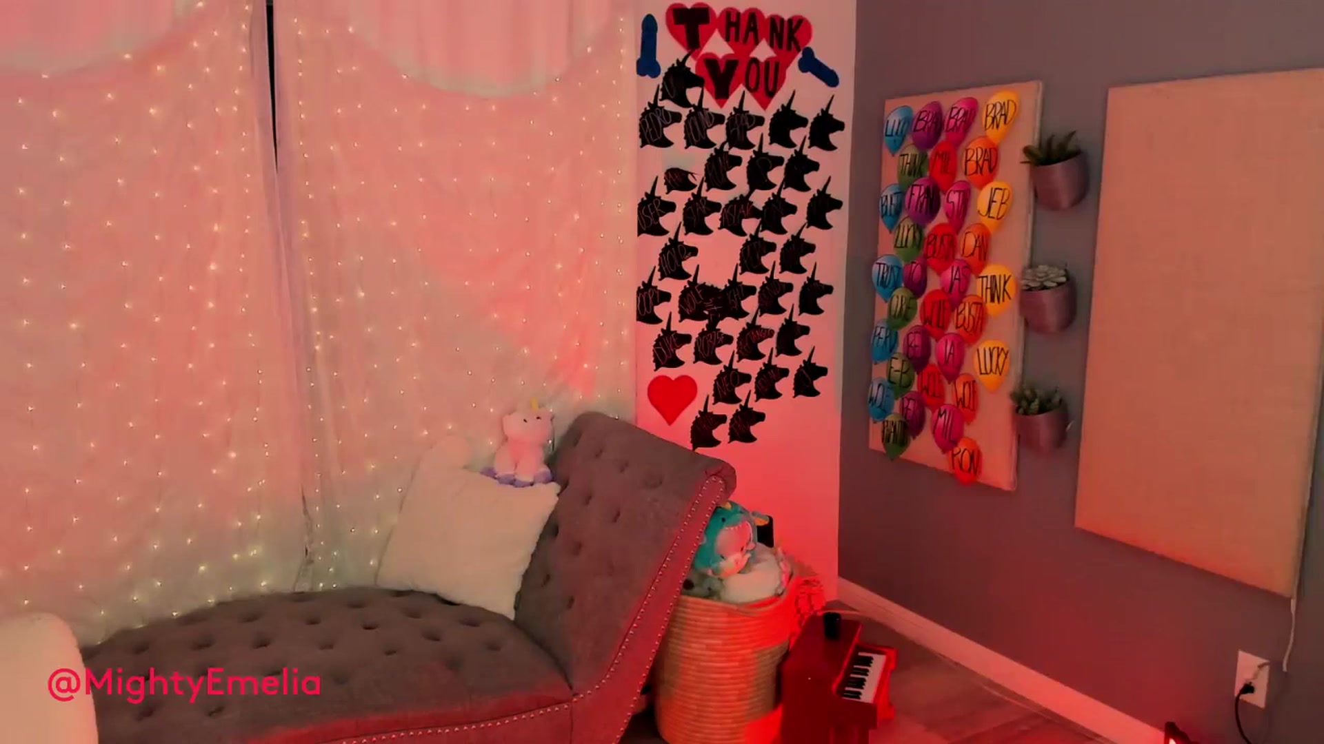 Gallery image thumbnail from MightyEmelia's myfreecams stream on, 07/03/2023, 04:54 image 11 of 20