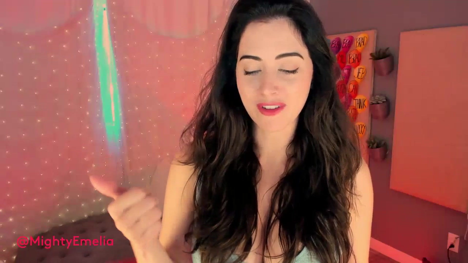 Gallery image thumbnail from MightyEmelia's myfreecams stream on, 07/04/2023, 22:19 image 3 of 20