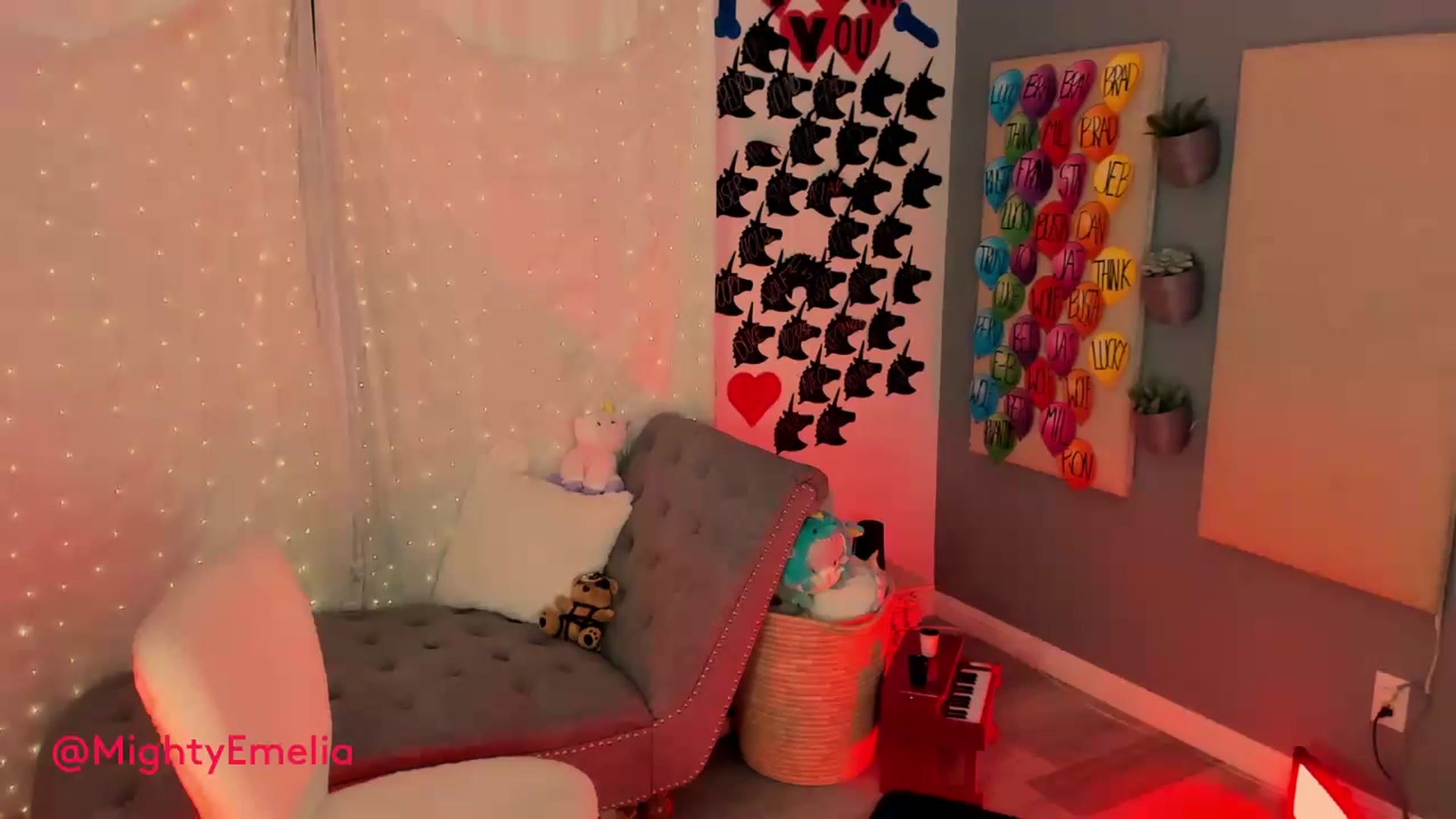Gallery image thumbnail from MightyEmelia's myfreecams stream on, 07/09/2023, 04:28 image 14 of 20