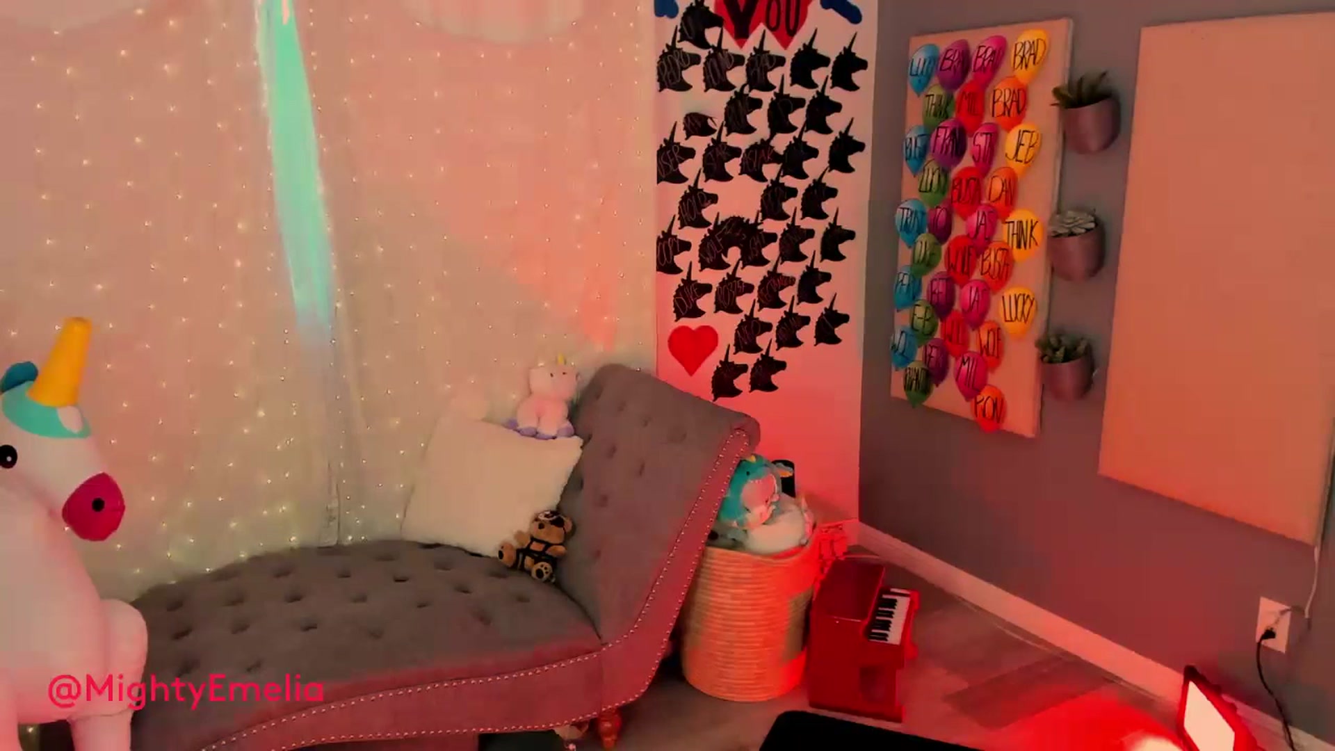Gallery image thumbnail from MightyEmelia's myfreecams stream on, 07/10/2023, 03:29 image 5 of 20