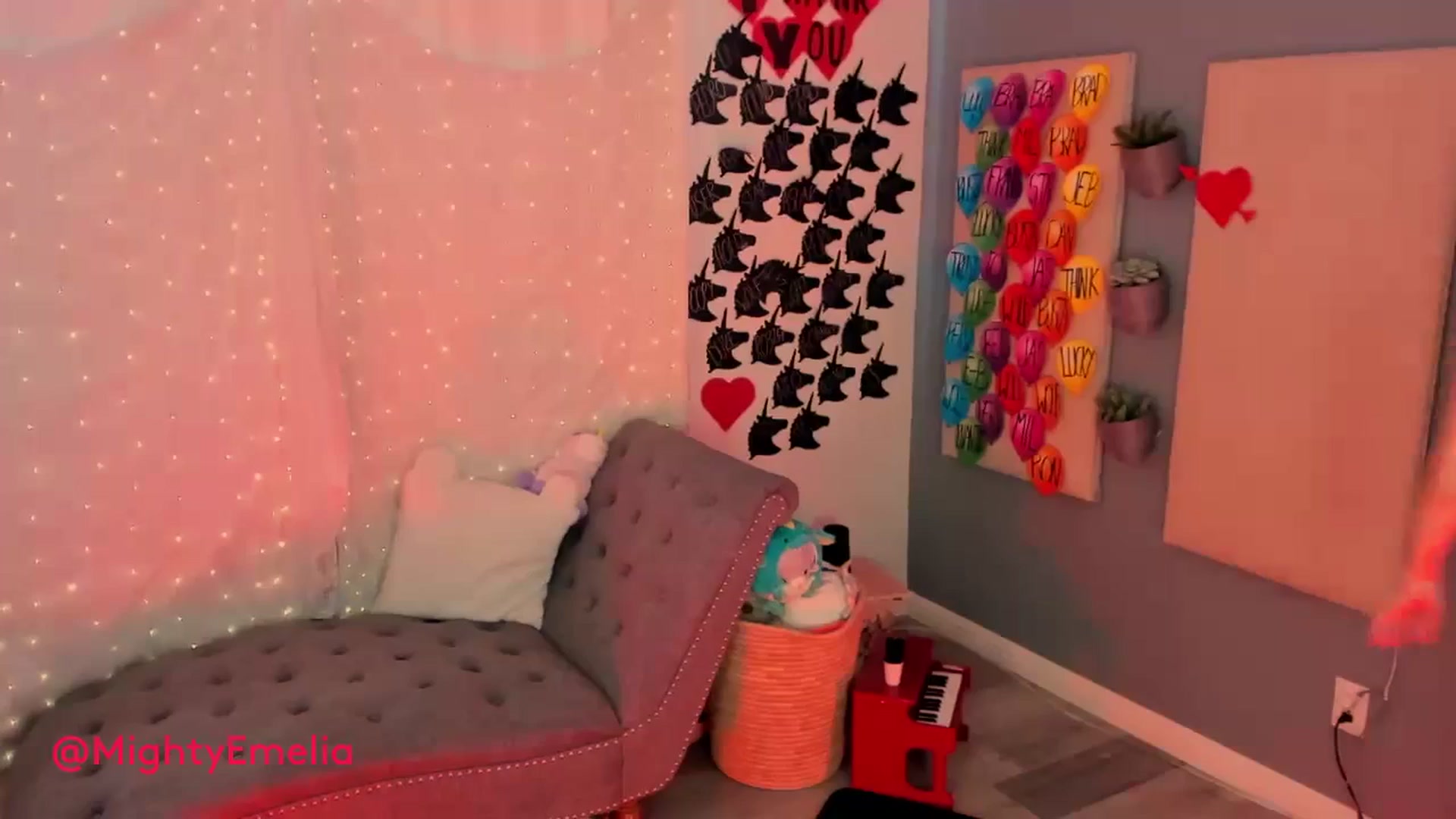 Gallery image thumbnail from MightyEmelia's myfreecams stream on, 07/14/2023, 02:12 image 1 of 20
