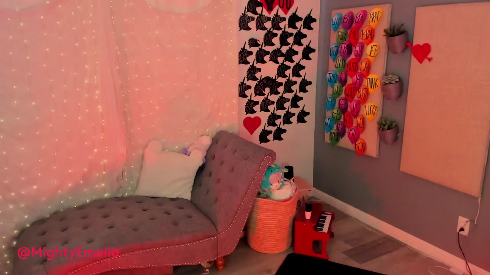 Gallery image thumbnail from MightyEmelia's myfreecams stream on, 07/14/2023, 02:12 image 15 of 20