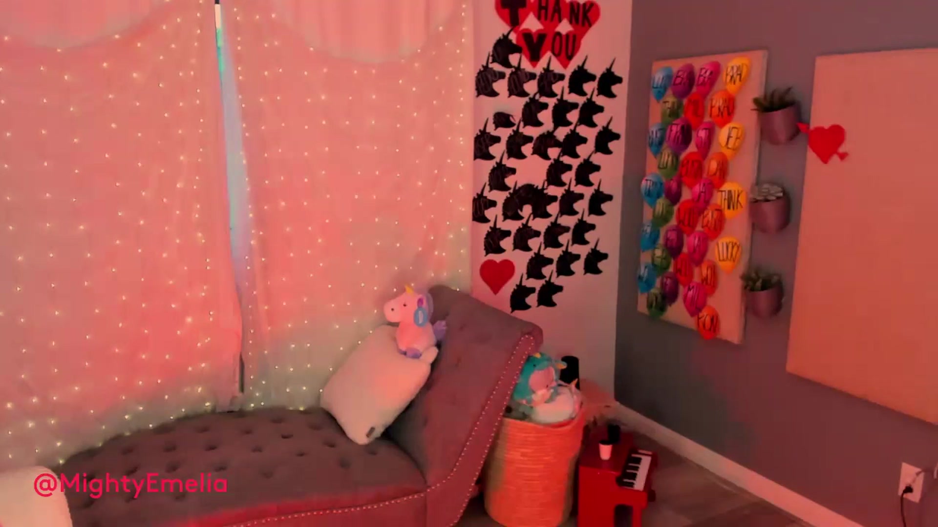 Gallery image thumbnail from MightyEmelia's myfreecams stream on, 07/16/2023, 03:01 image 19 of 20