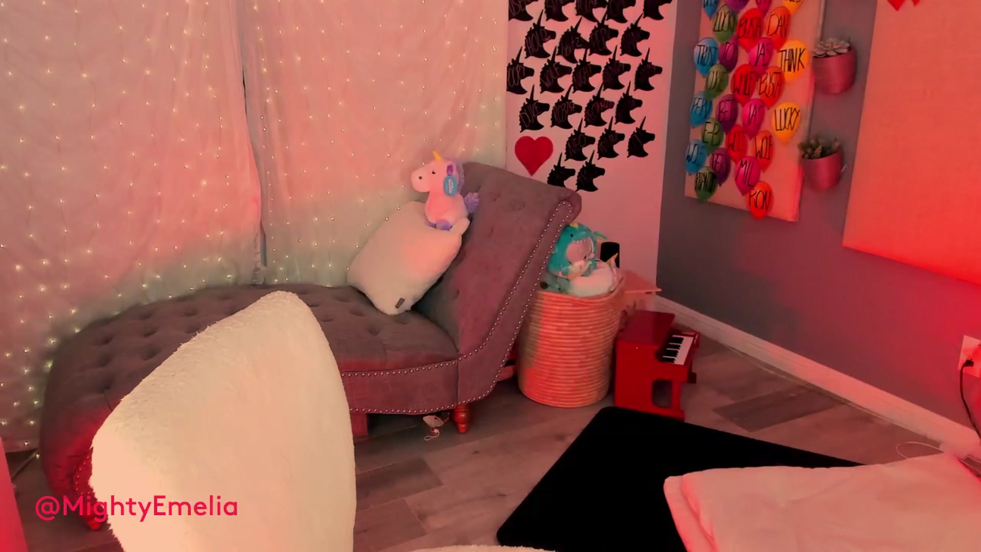 Gallery image thumbnail from MightyEmelia's myfreecams stream on, 07/16/2023, 04:39 image 4 of 20