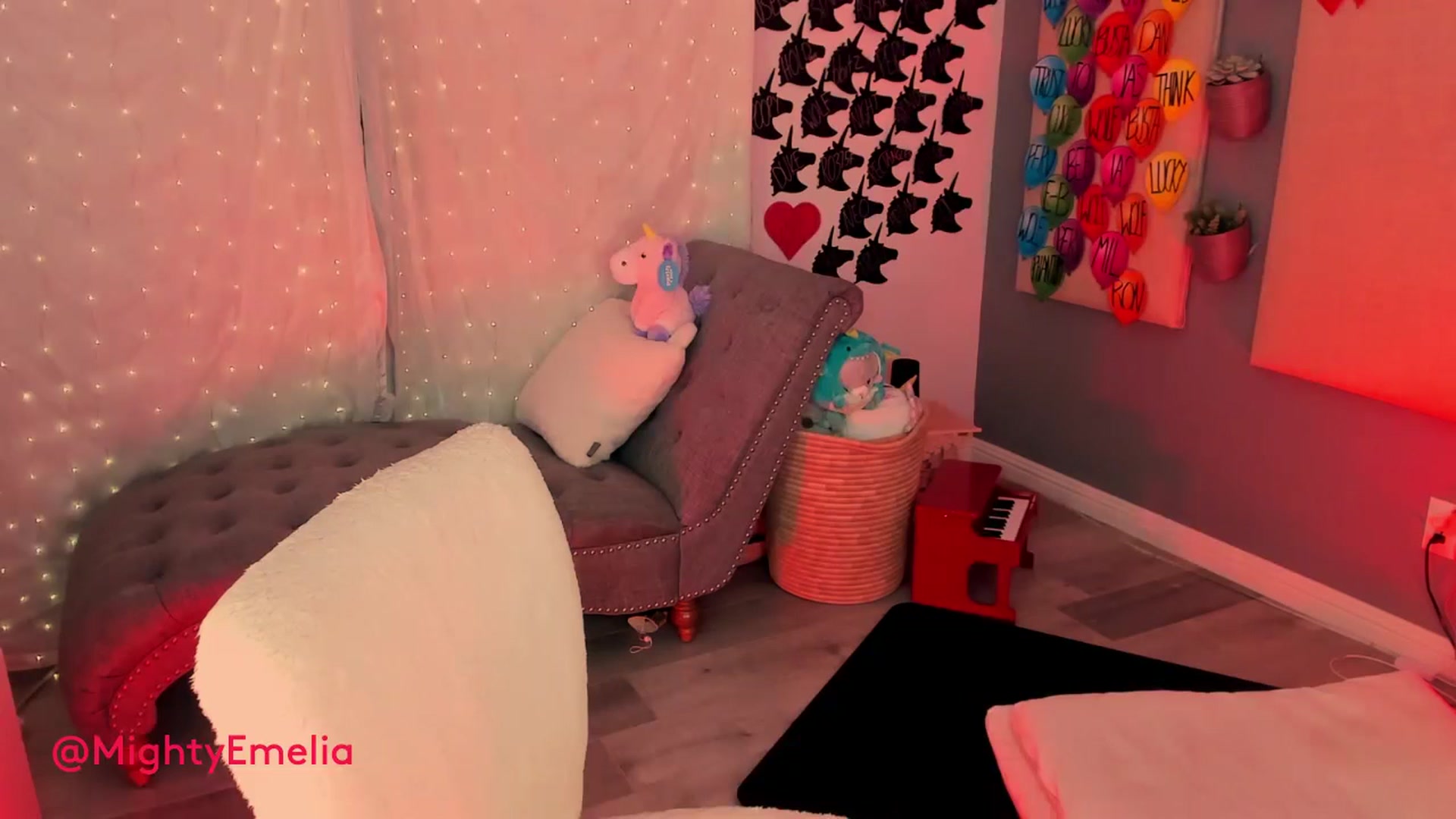 Gallery image thumbnail from MightyEmelia's myfreecams stream on, 07/16/2023, 04:39 image 10 of 20