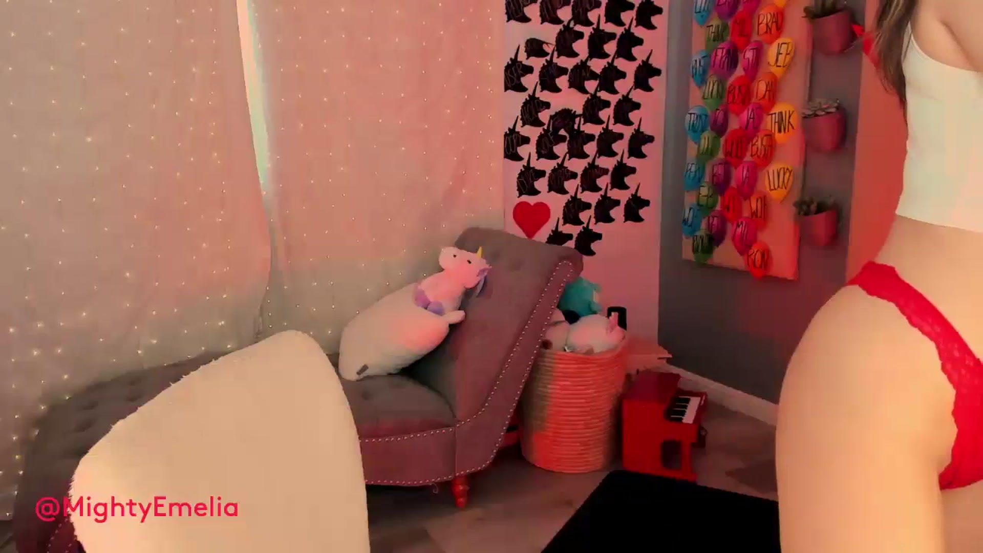 Gallery image thumbnail from MightyEmelia's myfreecams stream on, 07/26/2023, 01:25 image 13 of 20