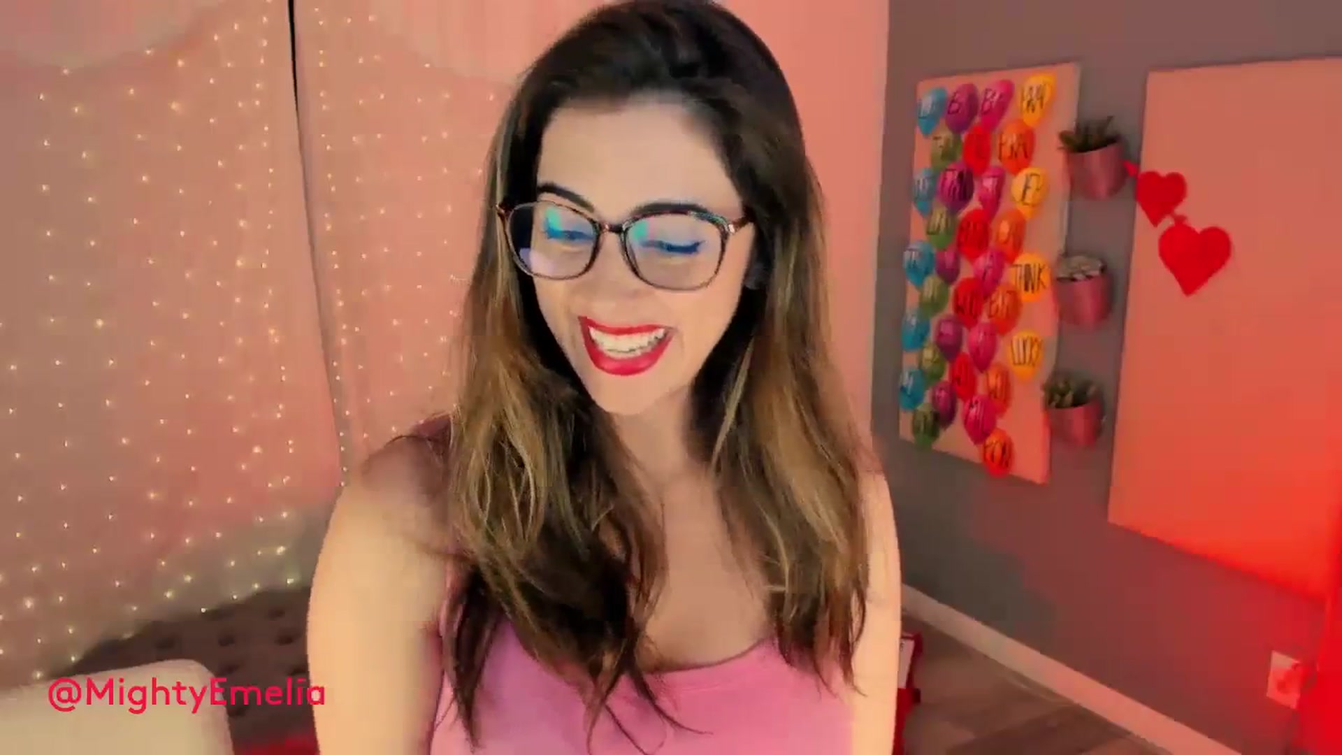 Gallery image thumbnail from MightyEmelia's myfreecams stream on, 08/01/2023, 05:34 image 5 of 20
