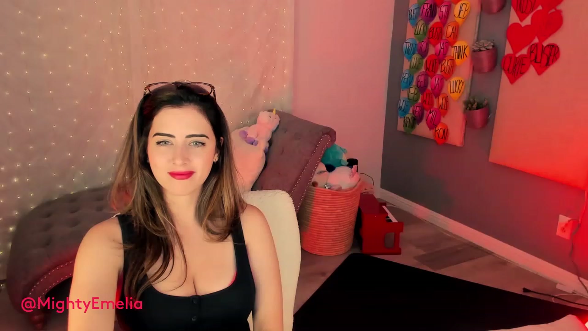 Gallery image thumbnail from MightyEmelia's myfreecams stream on, 08/10/2023, 04:11 image 15 of 20