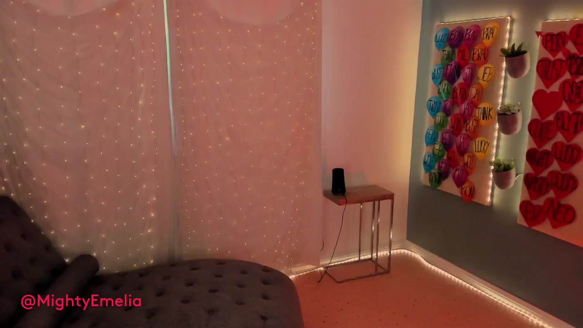 Gallery image thumbnail from MightyEmelia's myfreecams stream on, 09/01/2023, 03:26 image 2 of 20