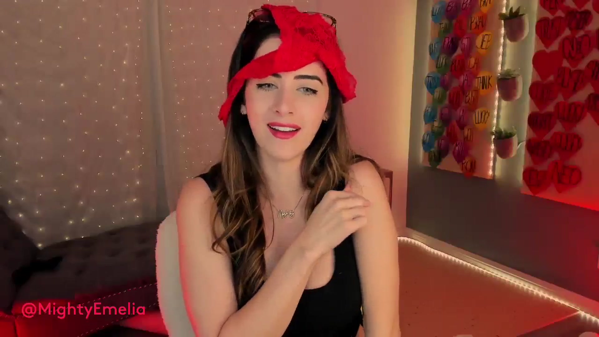 Gallery image thumbnail from MightyEmelia's myfreecams stream on, 09/21/2023, 01:43 image 13 of 20