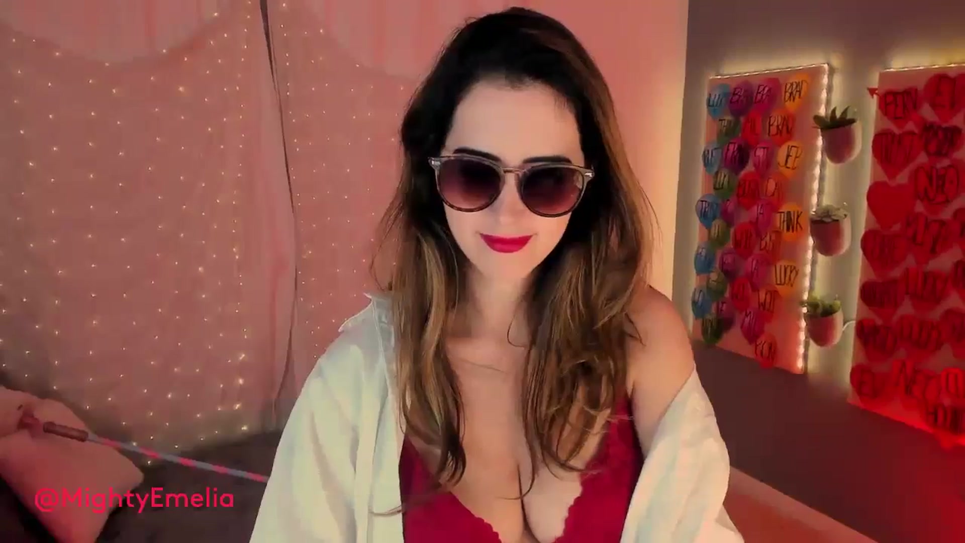 Gallery image thumbnail from MightyEmelia's myfreecams stream on, 10/13/2023, 03:09 image 7 of 20