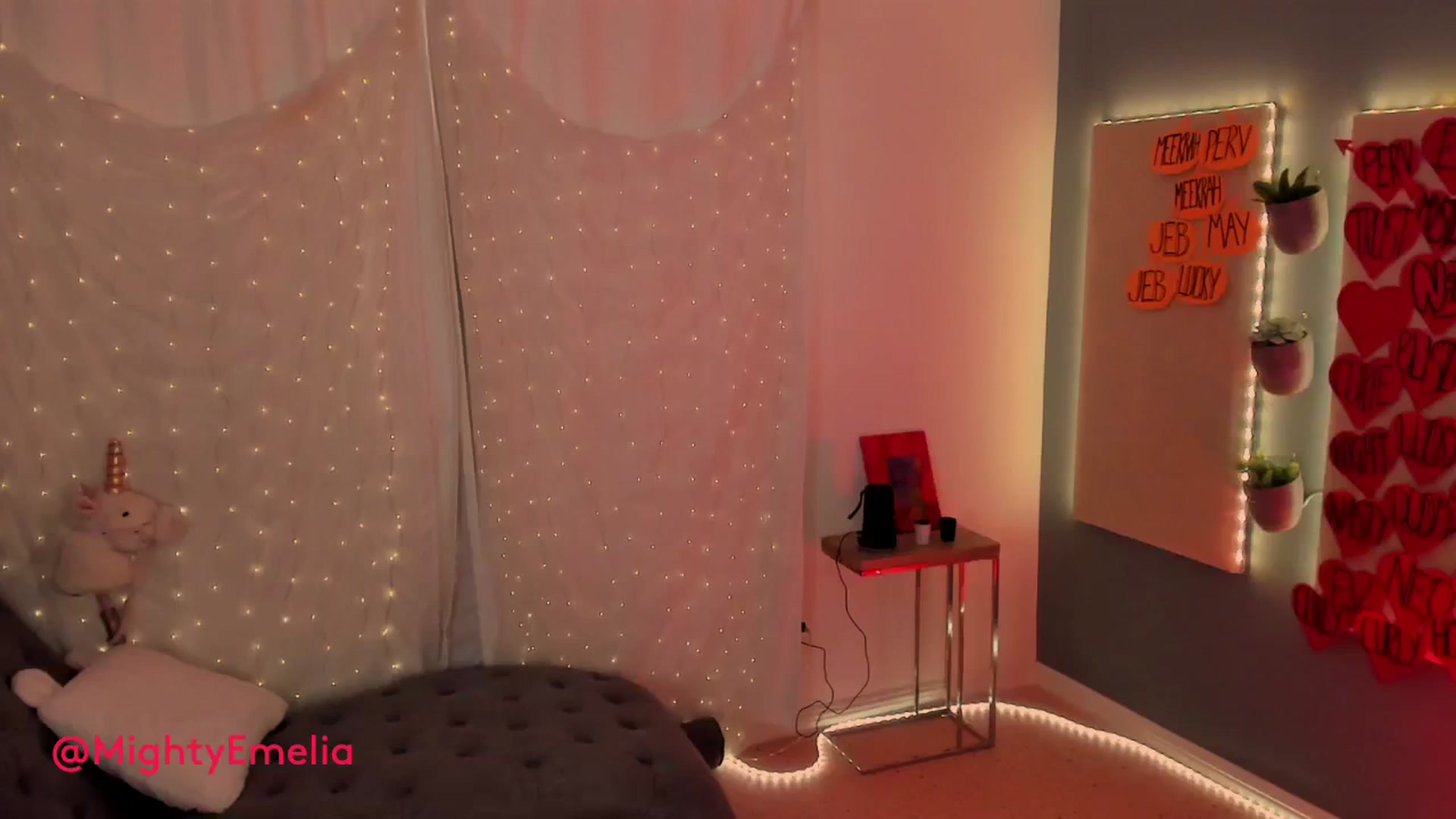 Gallery image thumbnail from MightyEmelia's myfreecams stream on, 10/19/2023, 02:46 image 5 of 20