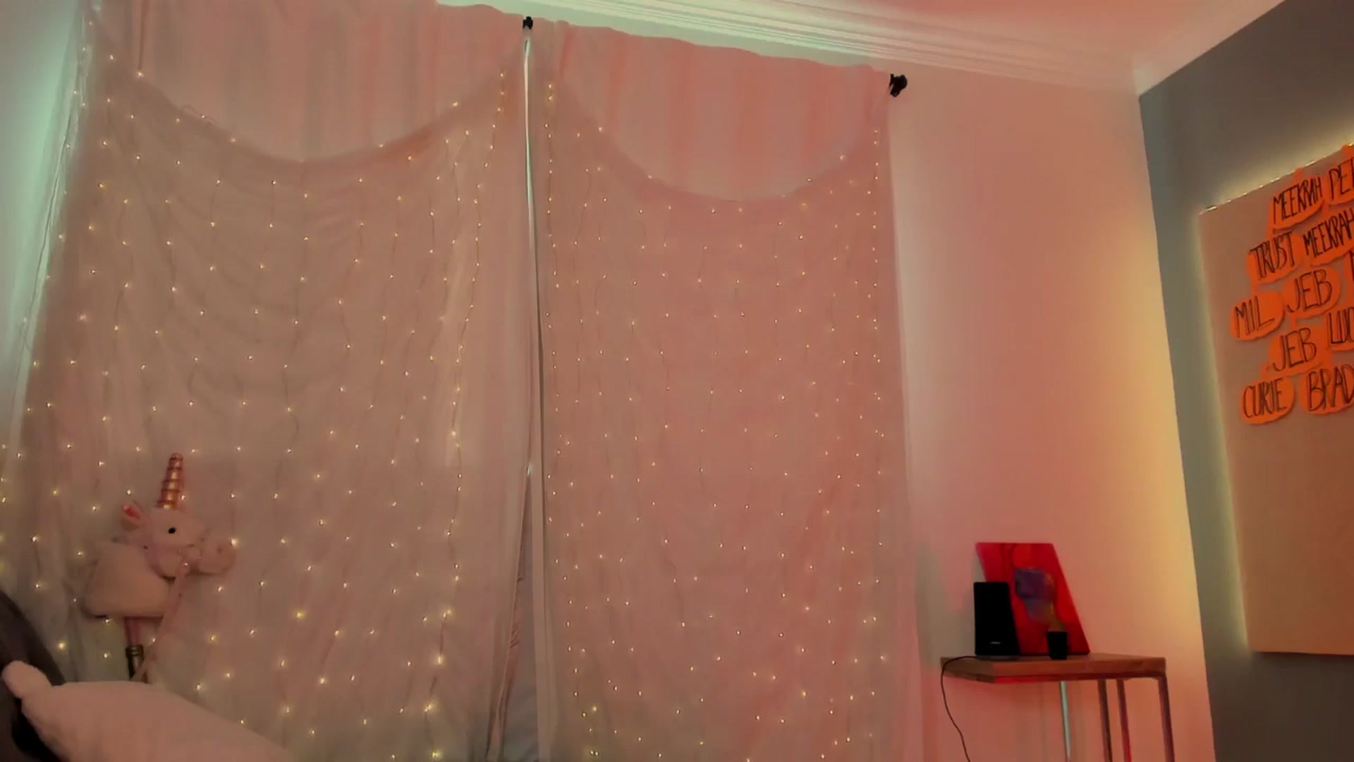 Gallery image thumbnail from MightyEmelia's myfreecams stream on, 10/25/2023, 24:01 image 3 of 20