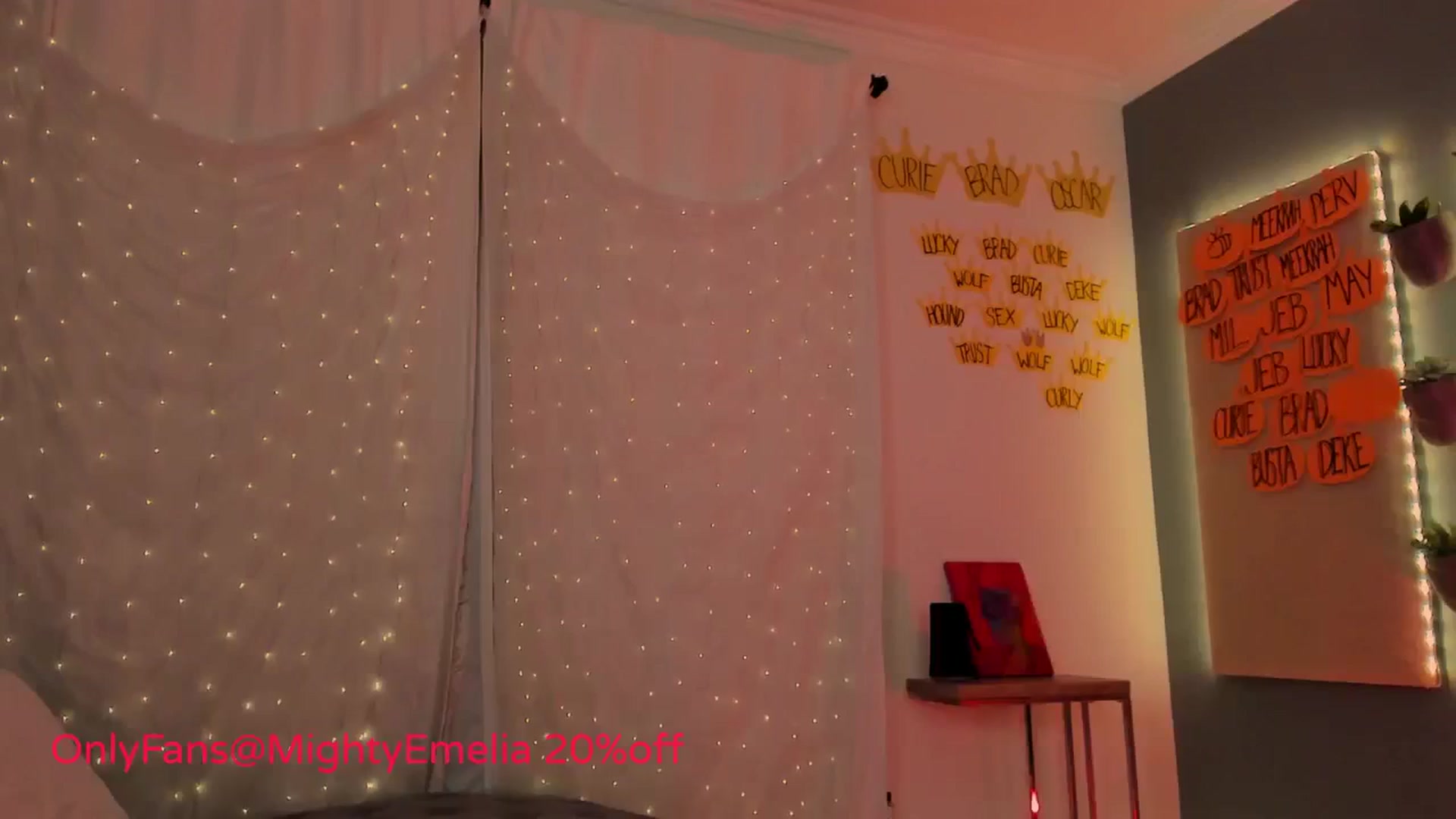 Gallery image thumbnail from MightyEmelia's myfreecams stream on, 11/05/2023, 05:04 image 12 of 20