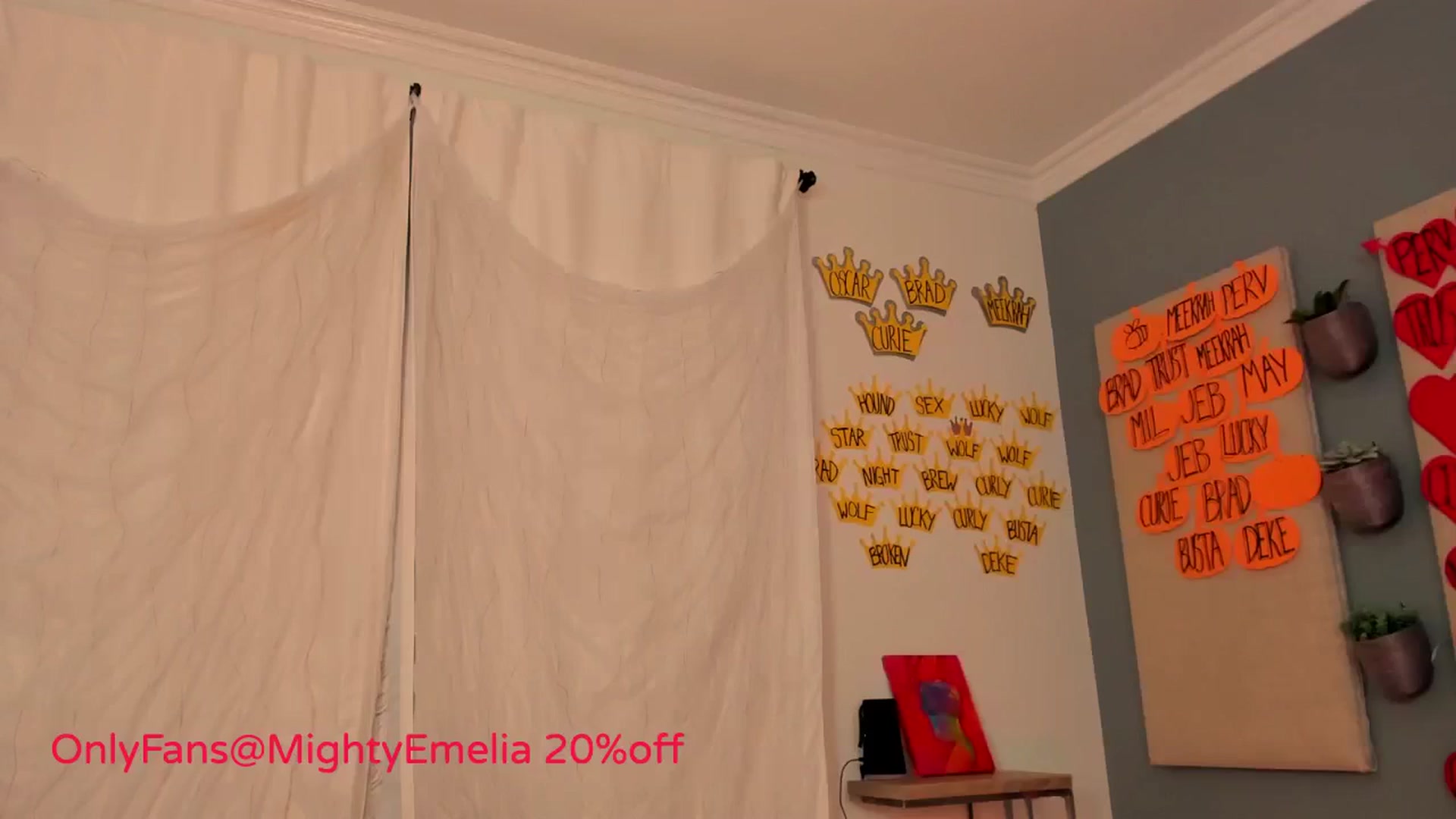 Gallery image thumbnail from MightyEmelia's myfreecams stream on, 11/09/2023, 02:32 image 9 of 20