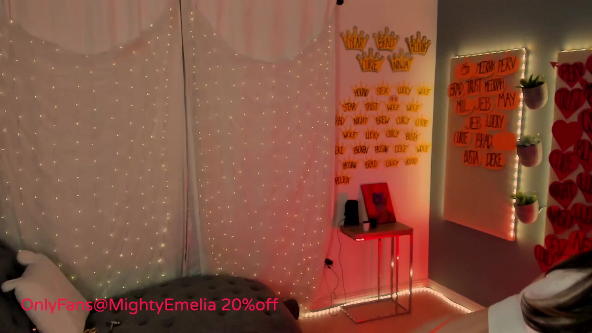 Gallery image thumbnail from MightyEmelia's myfreecams stream on, 11/11/2023, 02:20 image 14 of 20