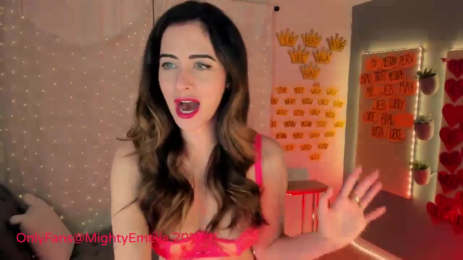 Gallery image thumbnail from MightyEmelia's myfreecams stream on, 11/12/2023, 03:31 image 4 of 20
