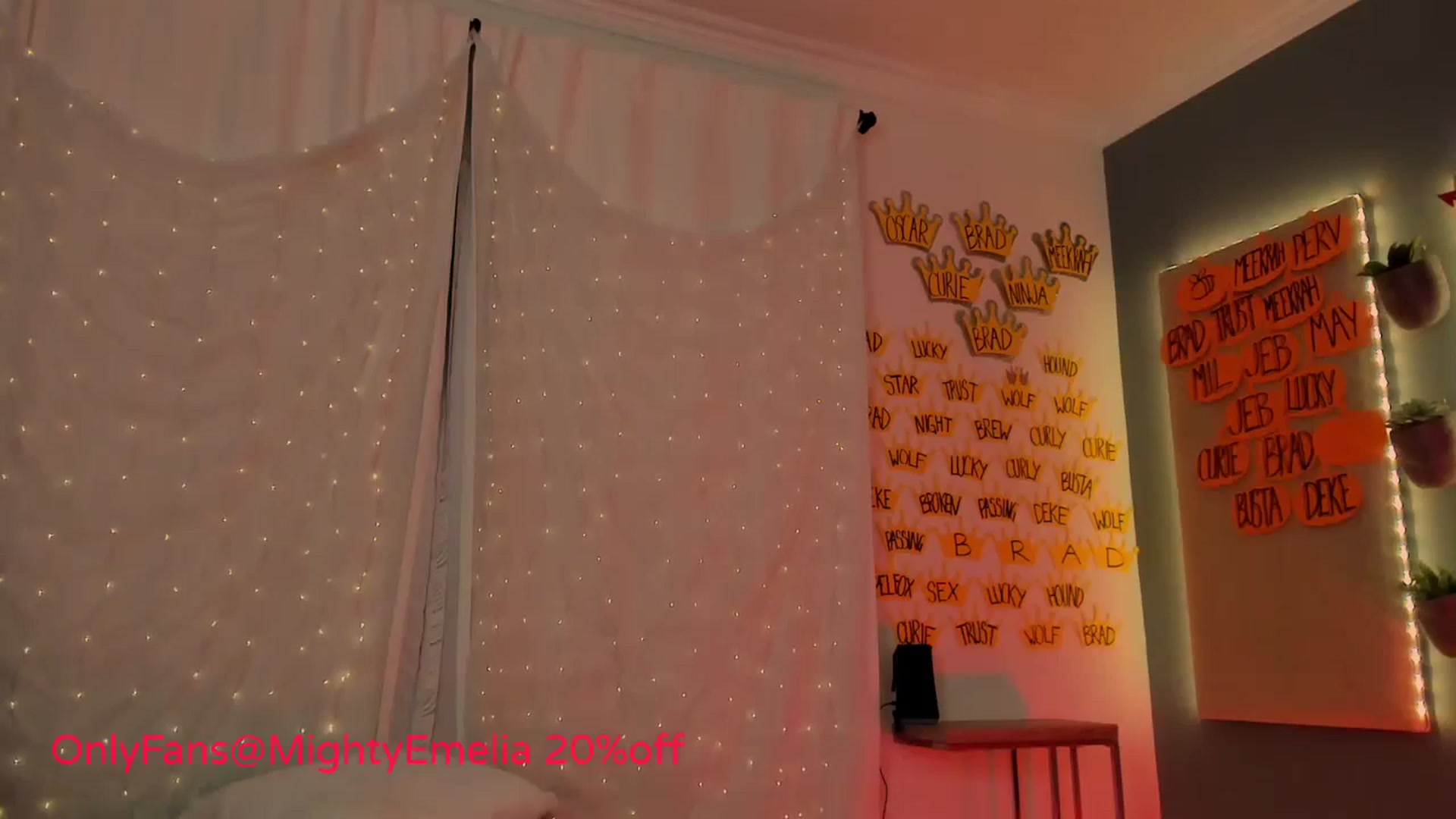 Gallery image thumbnail from MightyEmelia's myfreecams stream on, 11/12/2023, 07:30 image 13 of 20