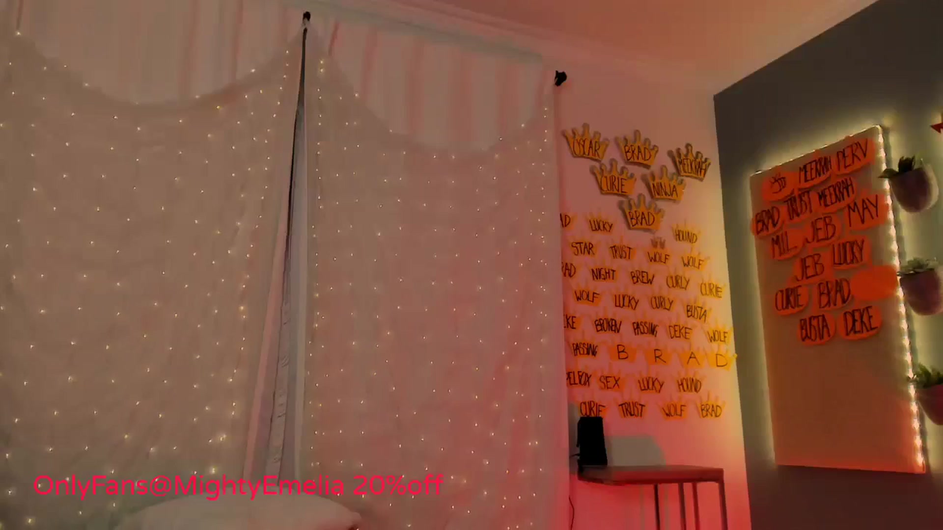 Gallery image thumbnail from MightyEmelia's myfreecams stream on, 11/12/2023, 07:30 image 14 of 20