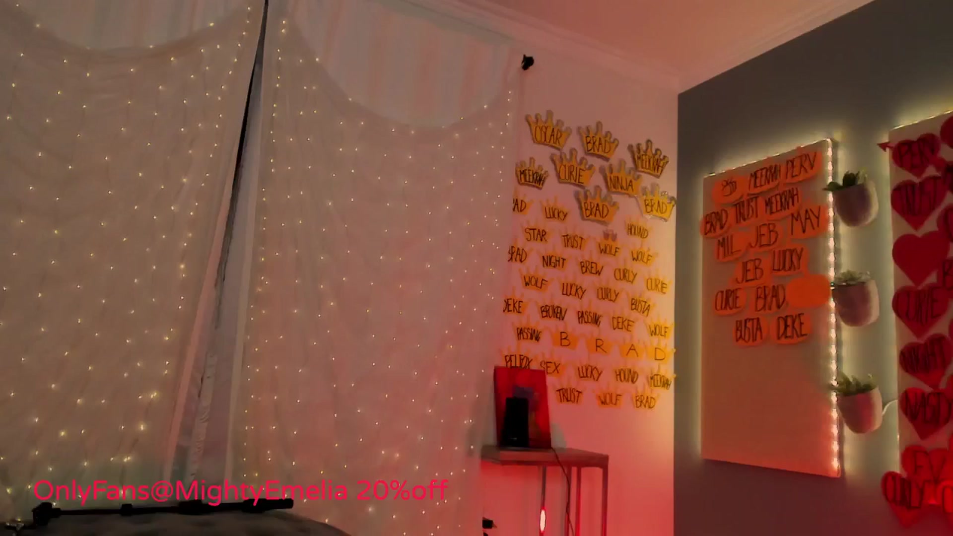 Gallery image thumbnail from MightyEmelia's myfreecams stream on, 11/17/2023, 05:25 image 9 of 20