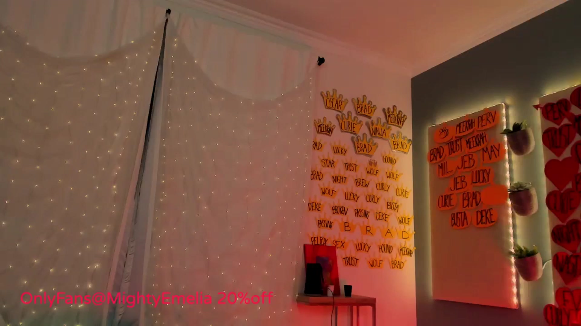 Gallery image thumbnail from MightyEmelia's myfreecams stream on, 11/19/2023, 02:45 image 15 of 20