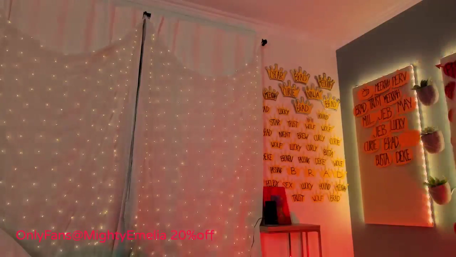 Gallery image thumbnail from MightyEmelia's myfreecams stream on, 11/29/2023, 04:42 image 14 of 20